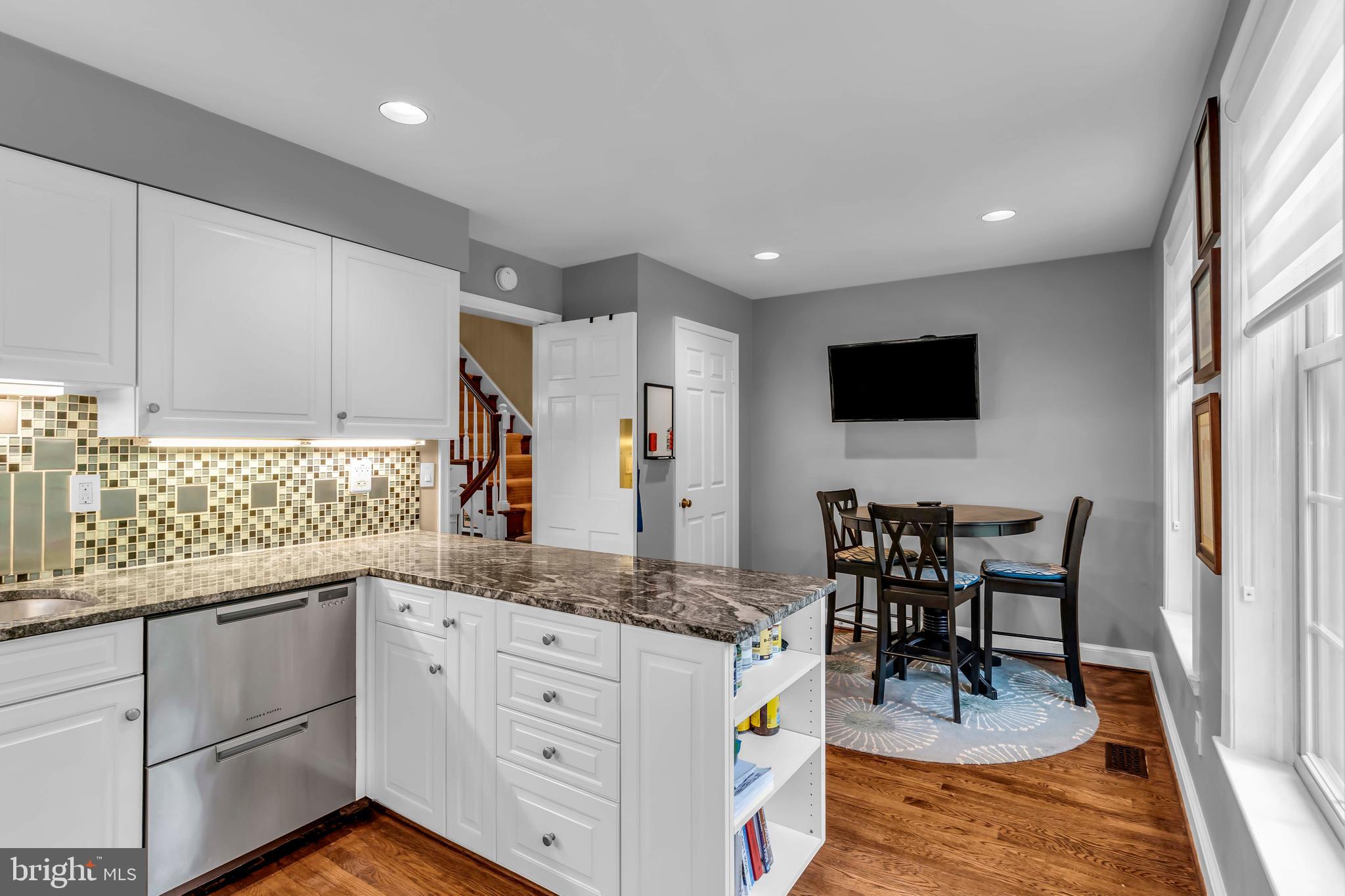CANAL WAY - Residential
