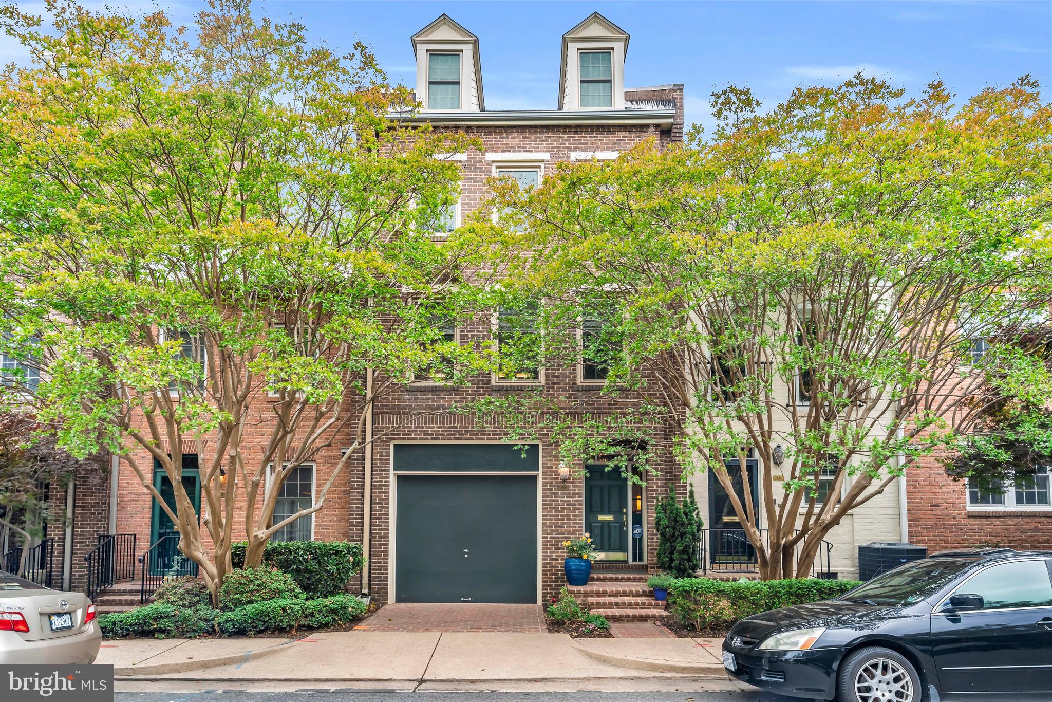 CANAL WAY - Residential