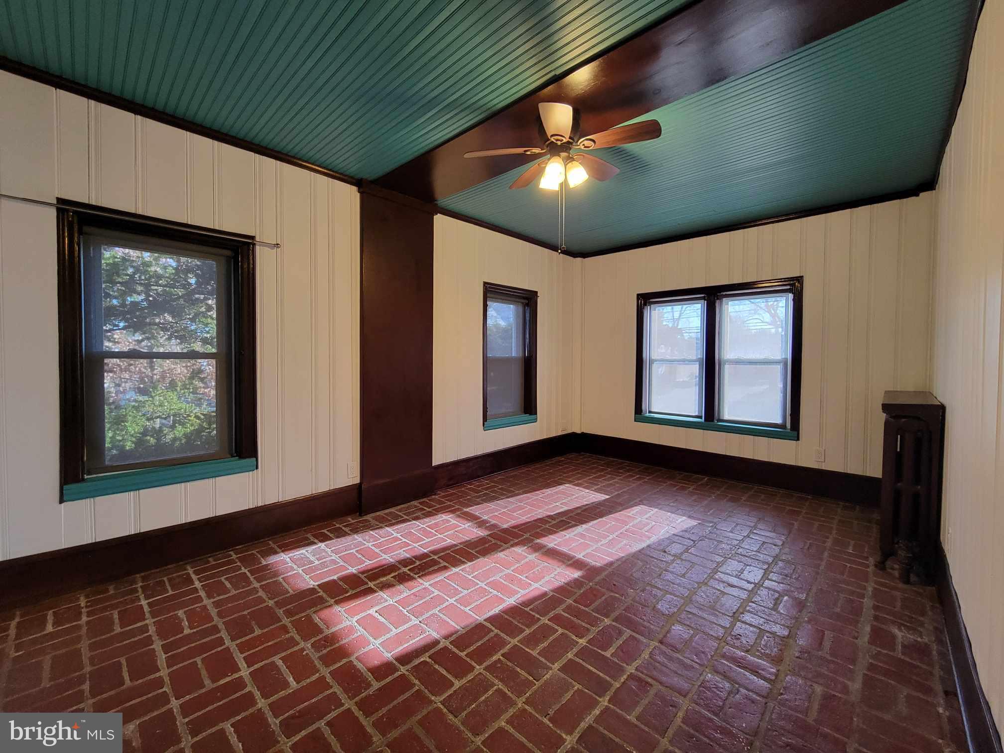 RIDLEY PARK - Residential Lease