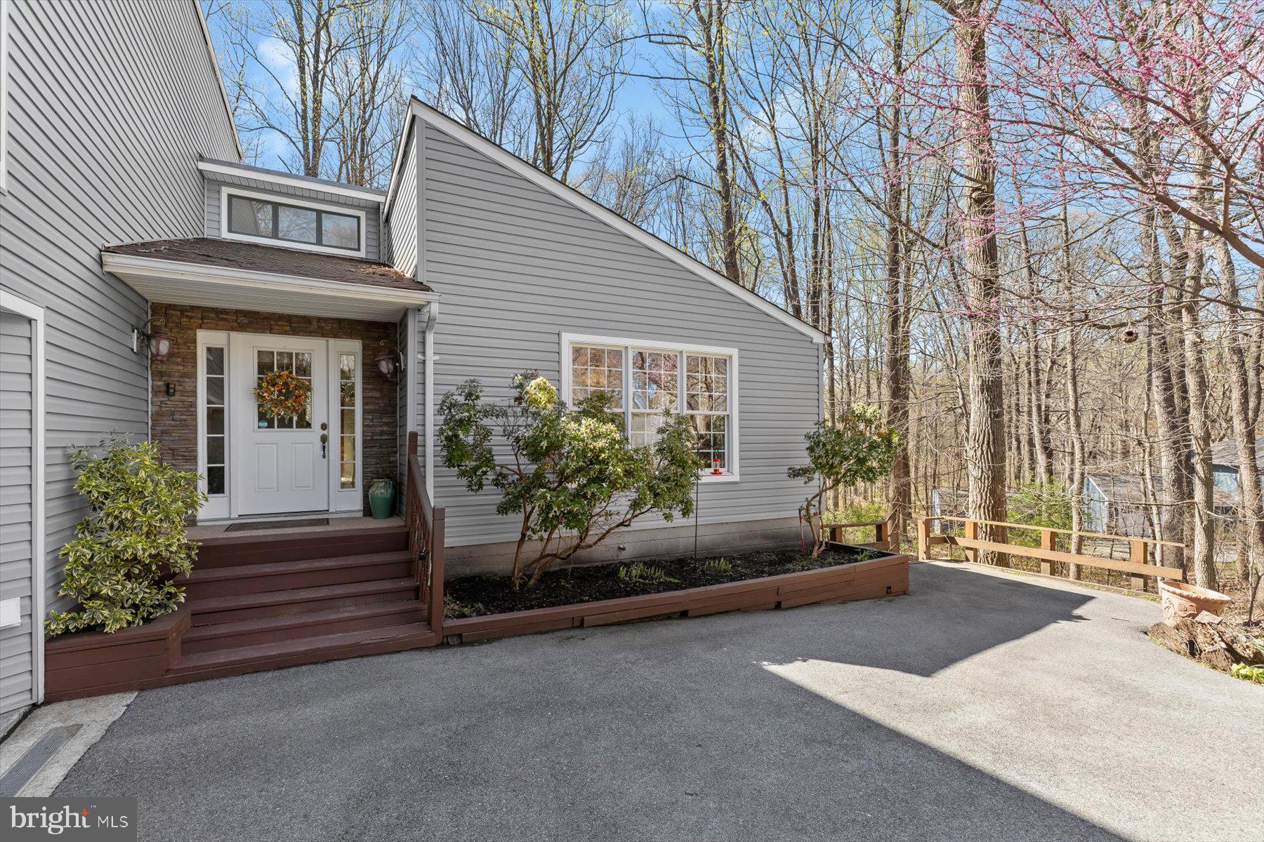 VALLEY HILLS - Residential