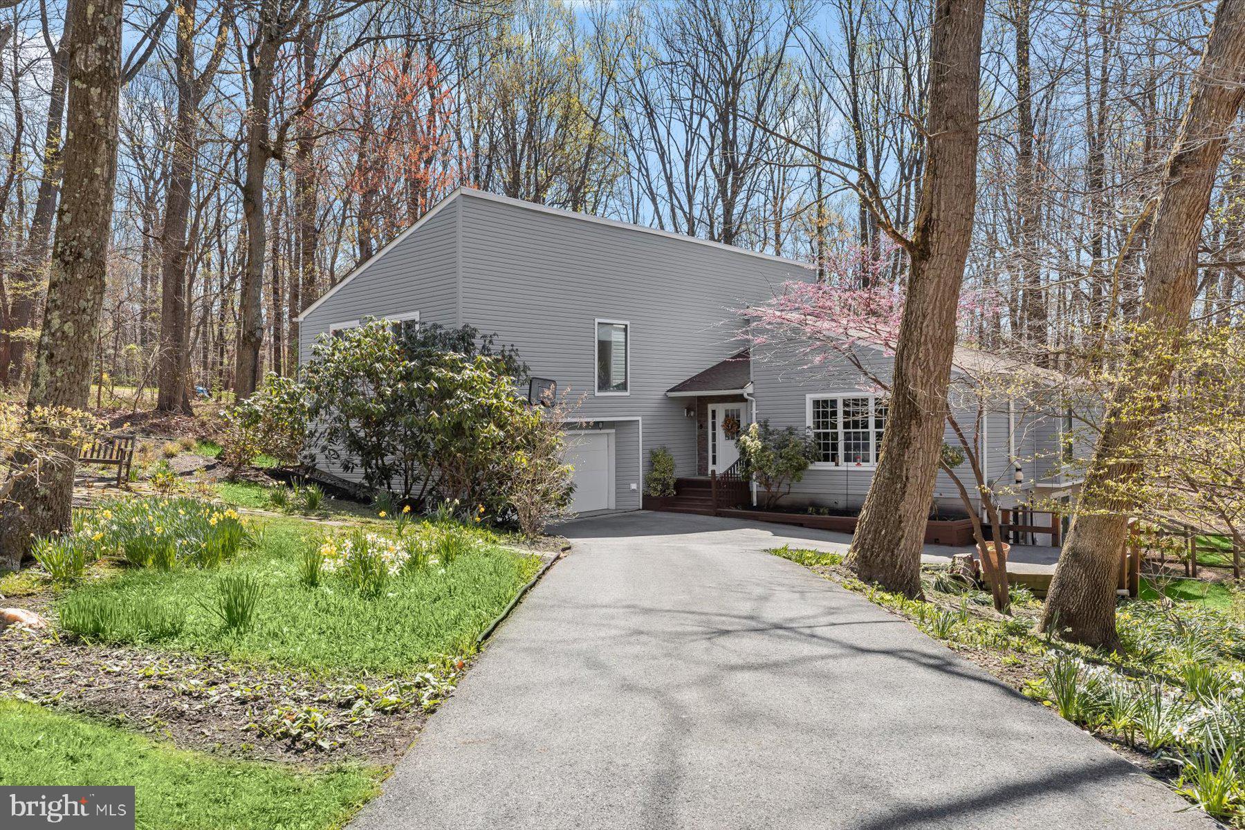 VALLEY HILLS - Residential