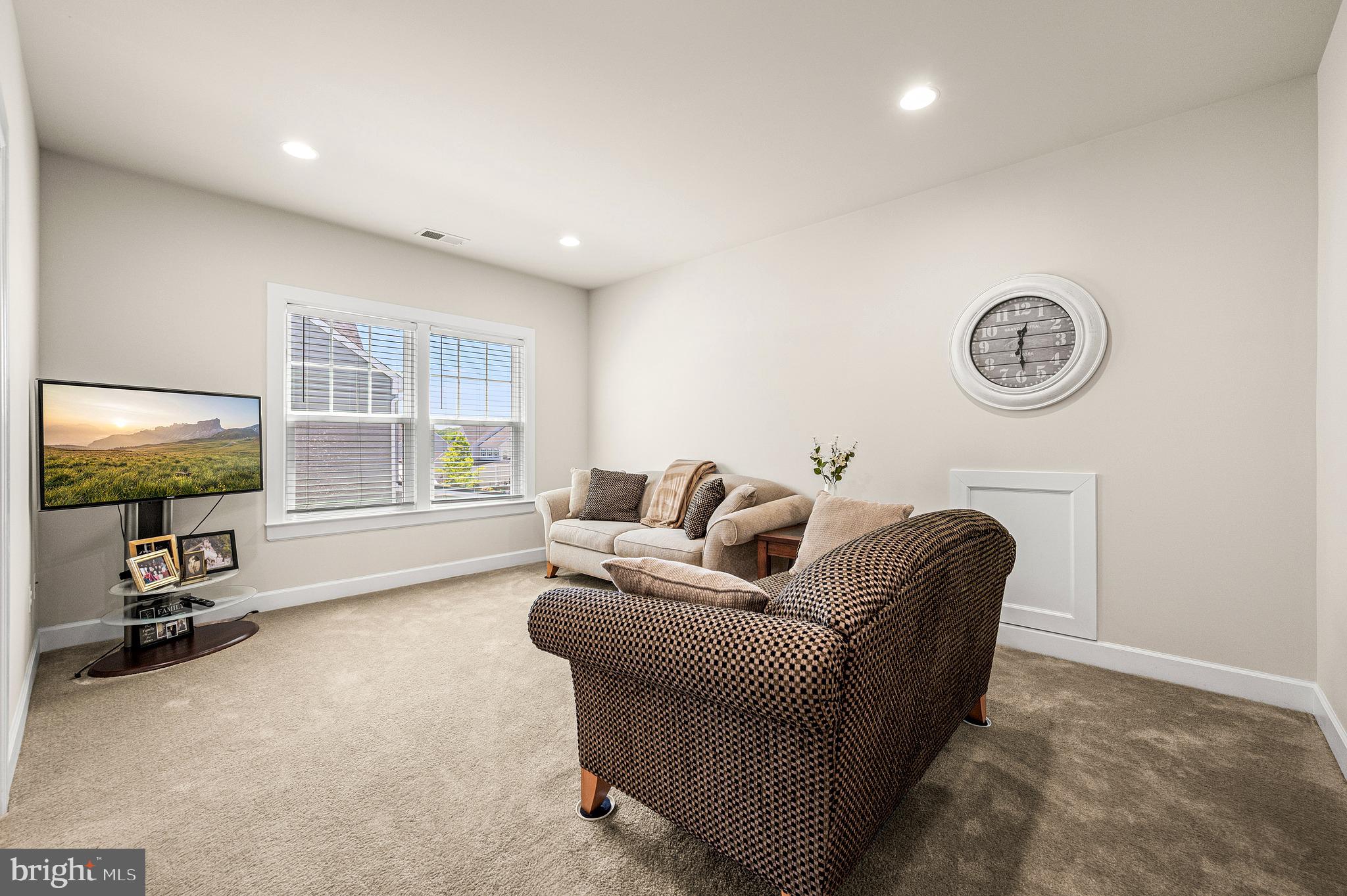 RUSTIN WALK - Residential