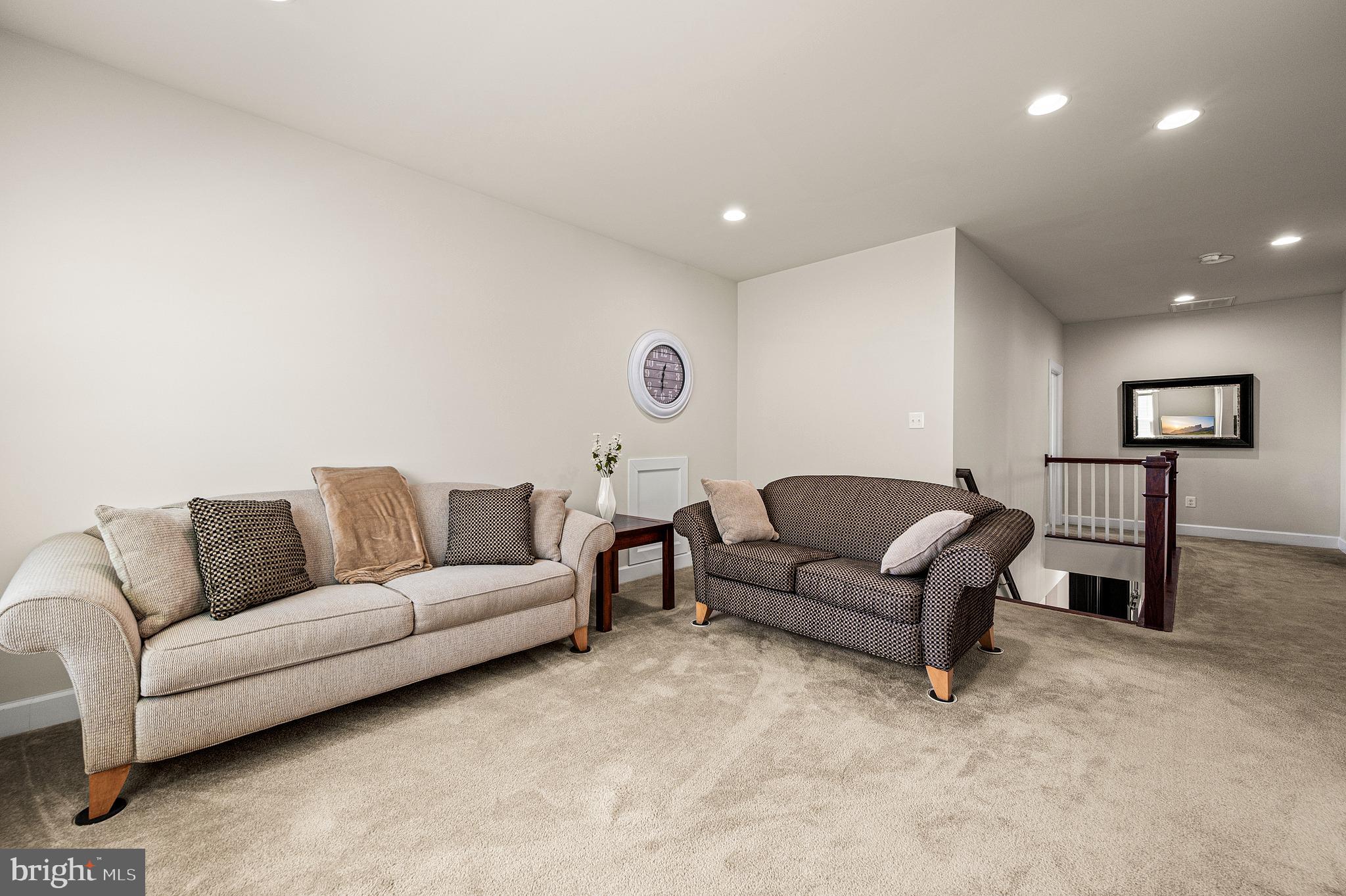 RUSTIN WALK - Residential