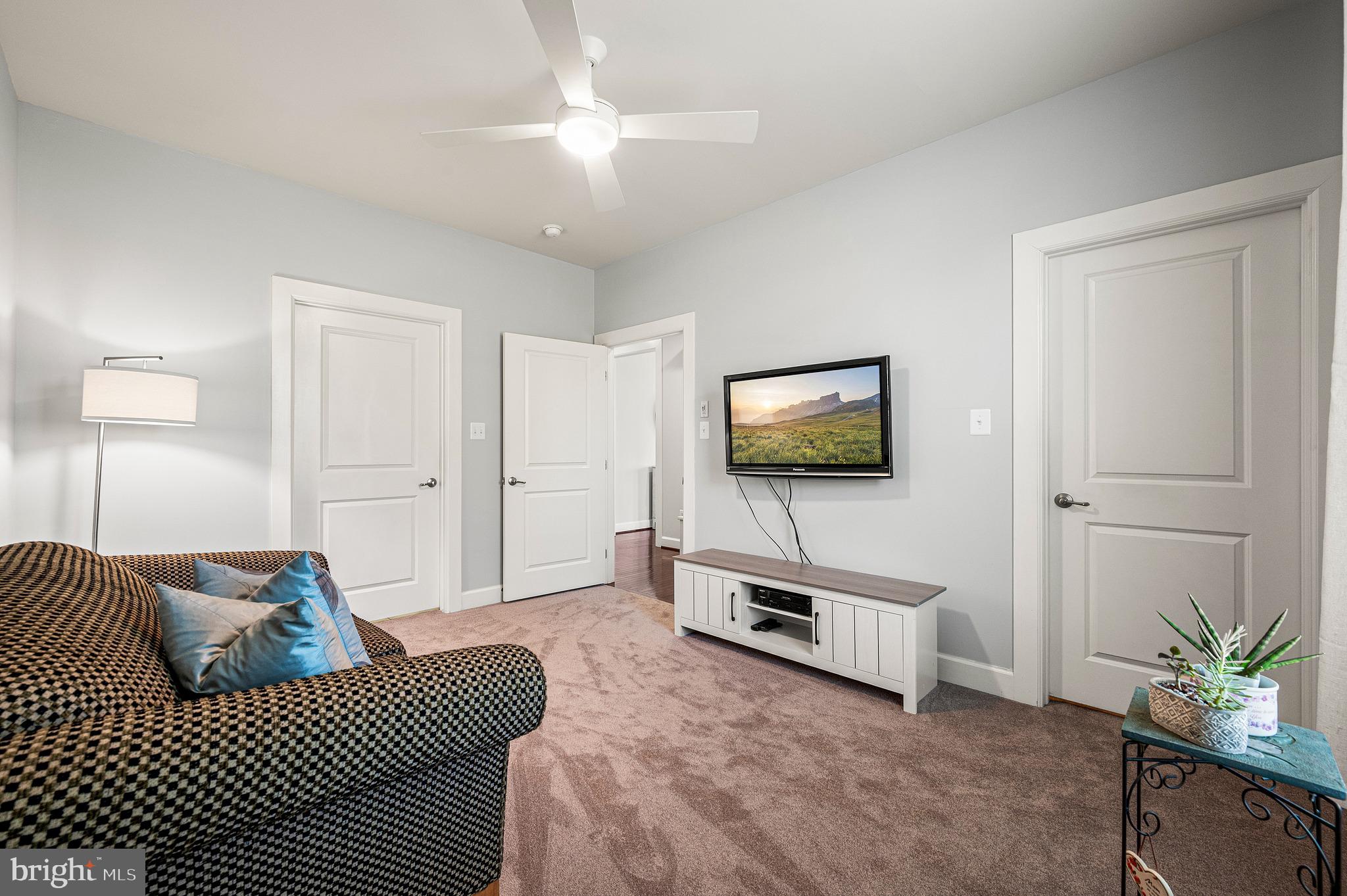RUSTIN WALK - Residential