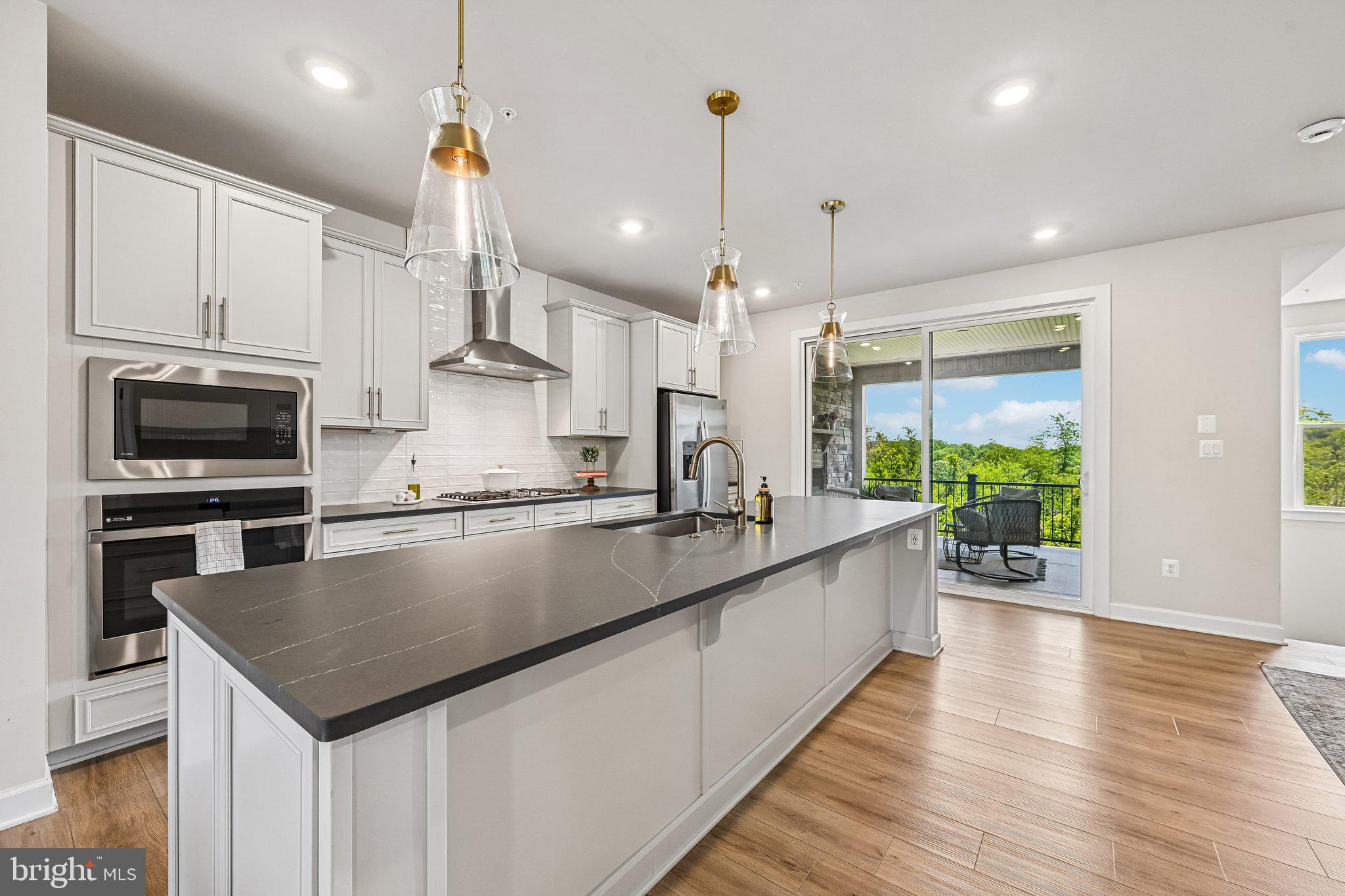 LONGVIEW RIDGE - Residential