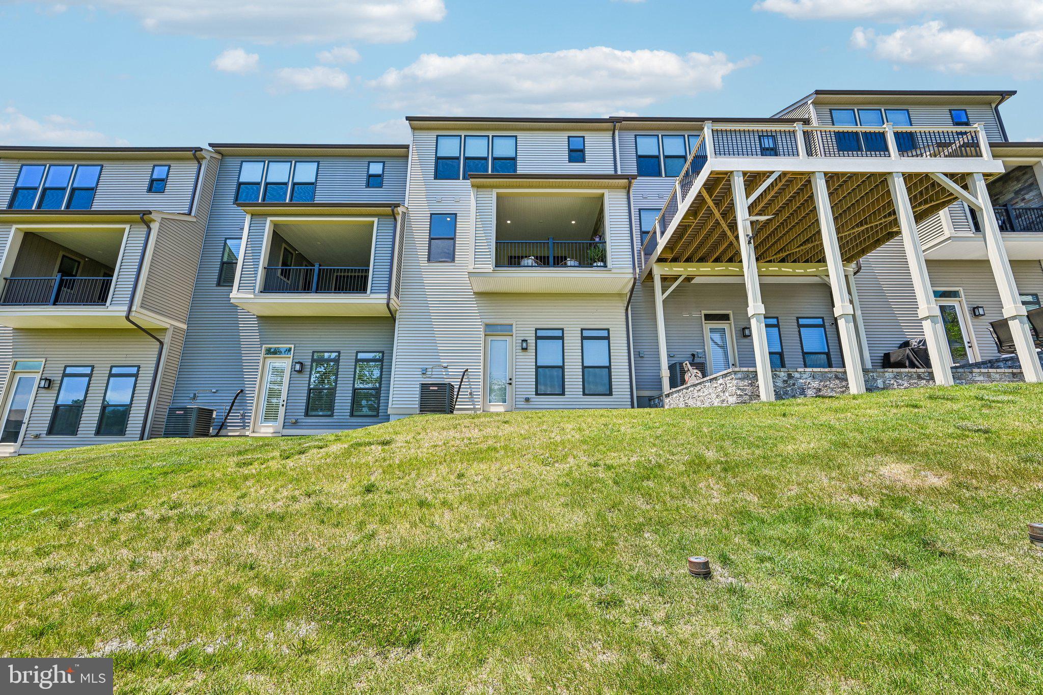 LONGVIEW RIDGE - Residential