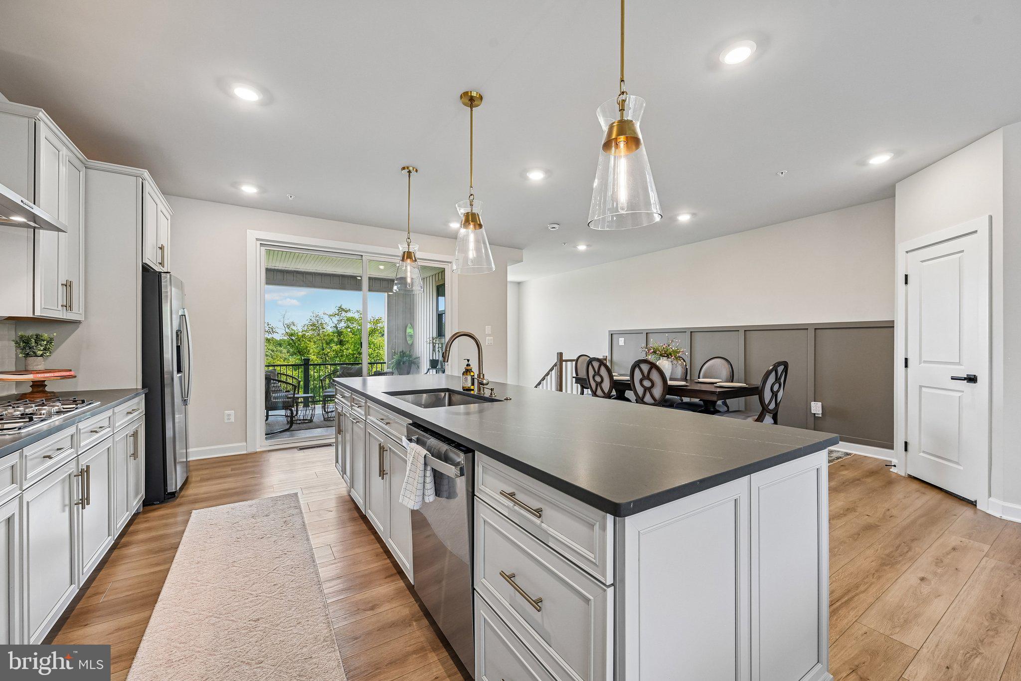 LONGVIEW RIDGE - Residential