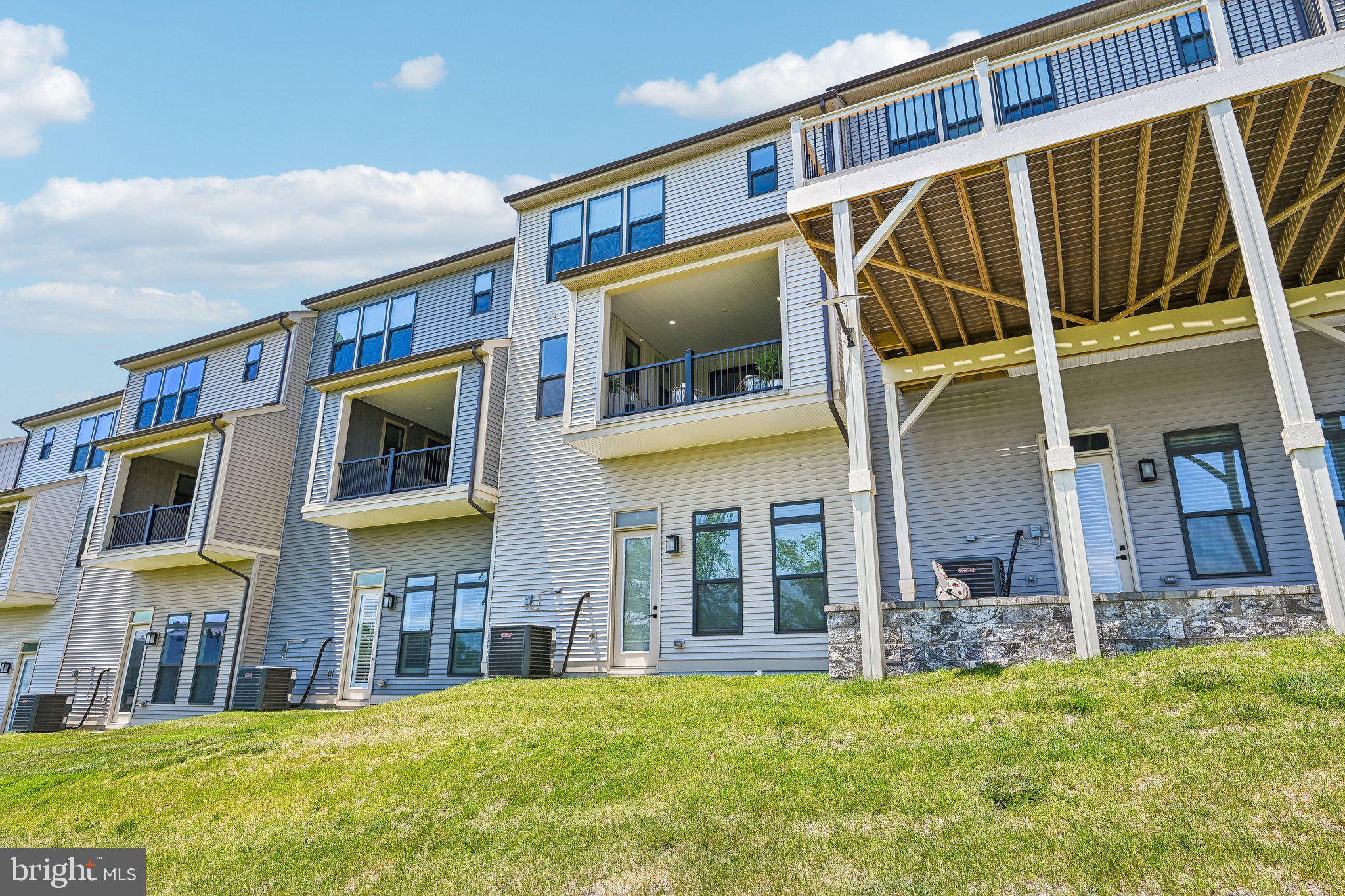 LONGVIEW RIDGE - Residential