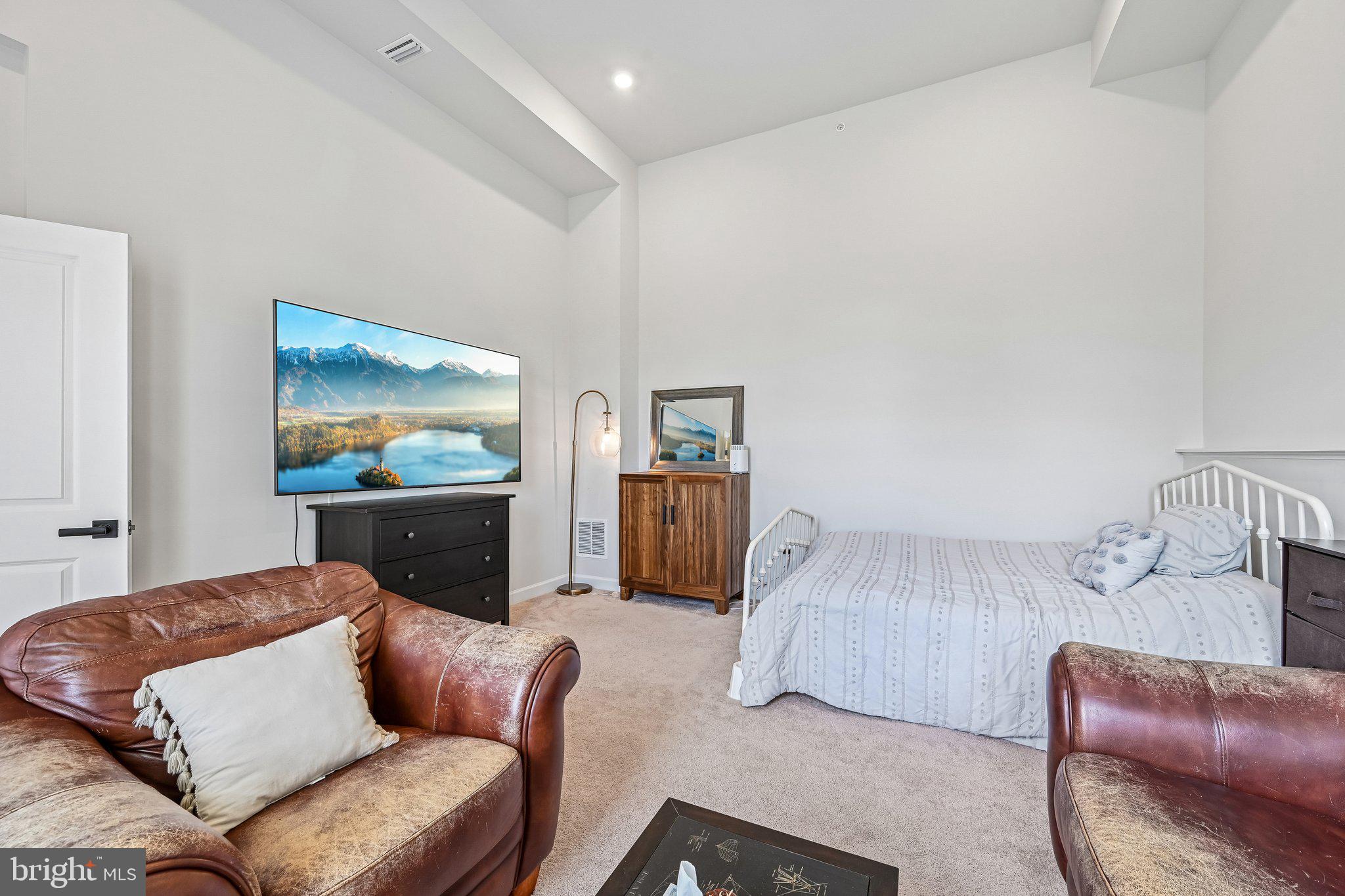 LONGVIEW RIDGE - Residential
