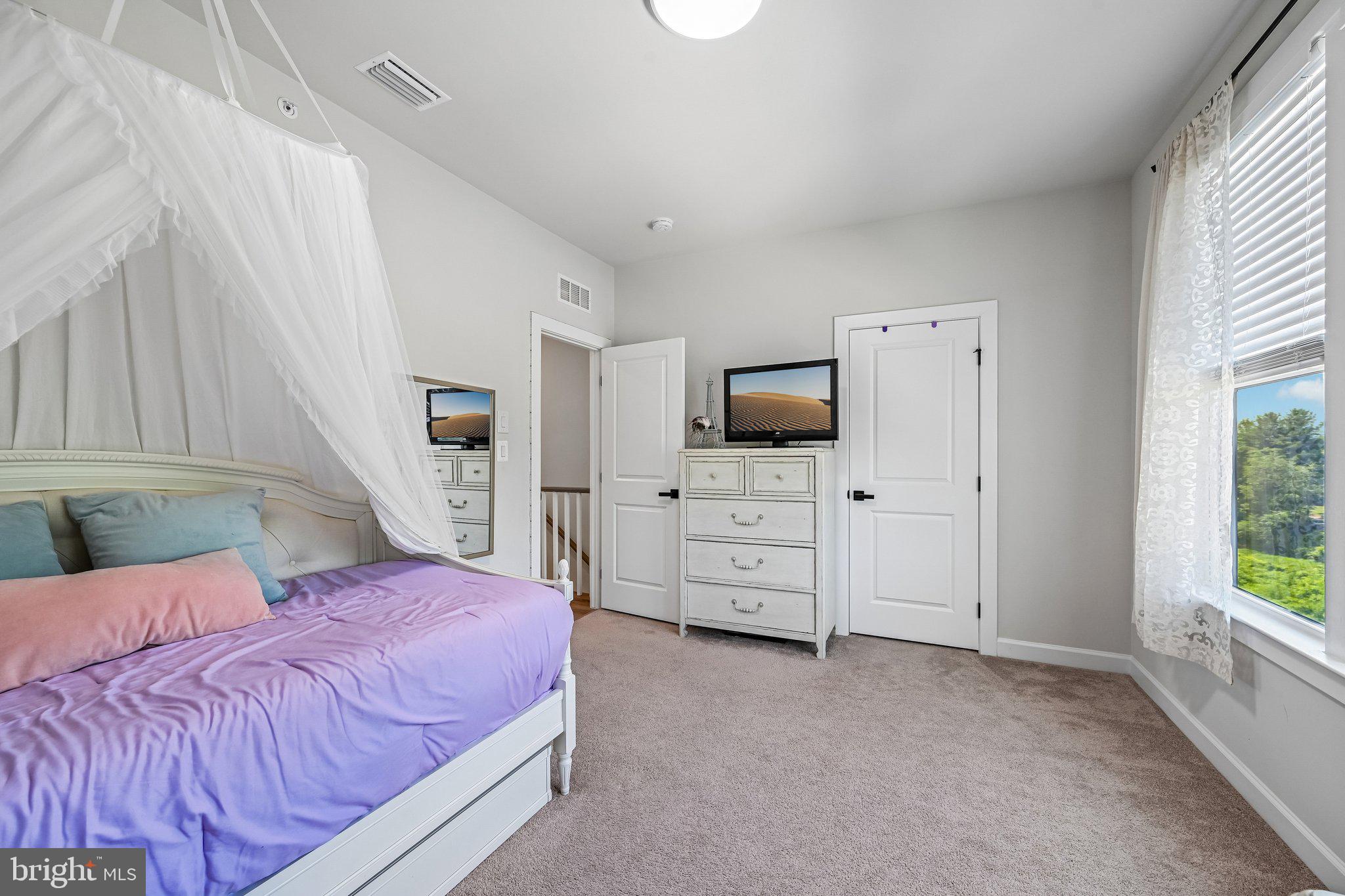 LONGVIEW RIDGE - Residential