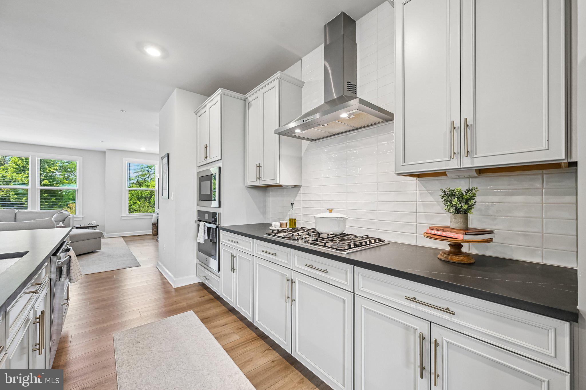 LONGVIEW RIDGE - Residential