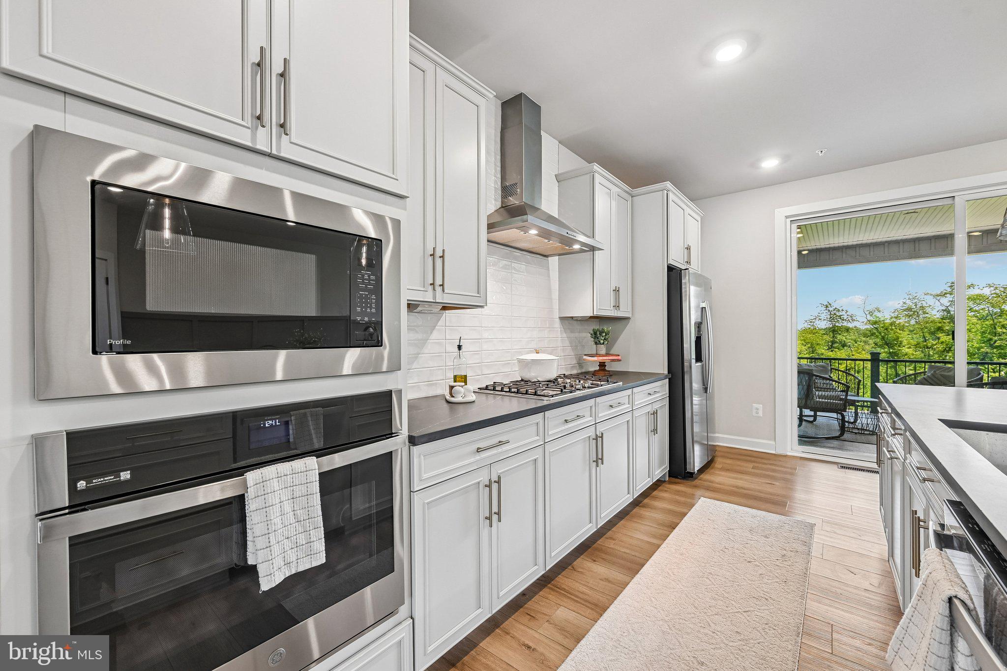 LONGVIEW RIDGE - Residential