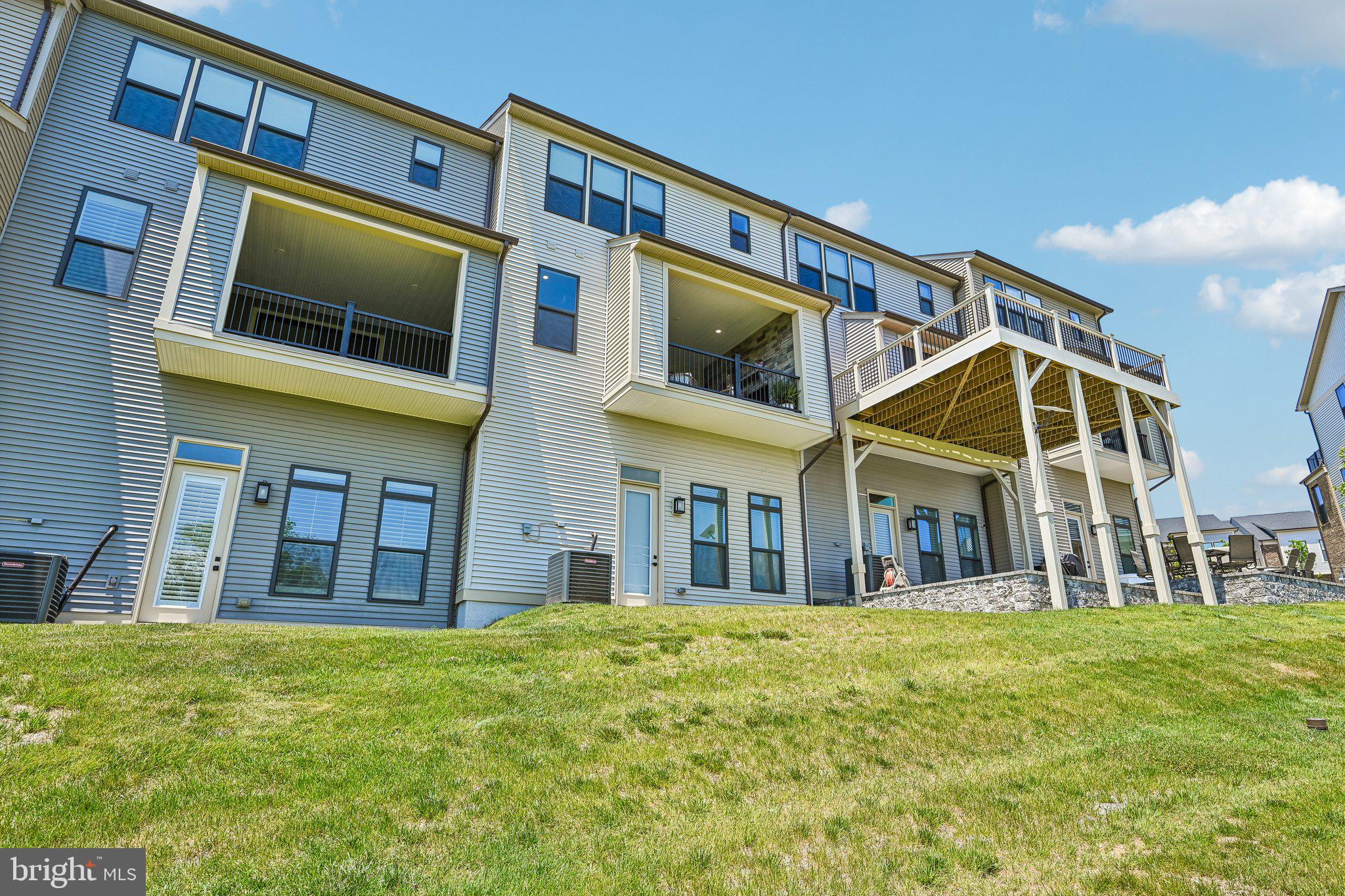 LONGVIEW RIDGE - Residential