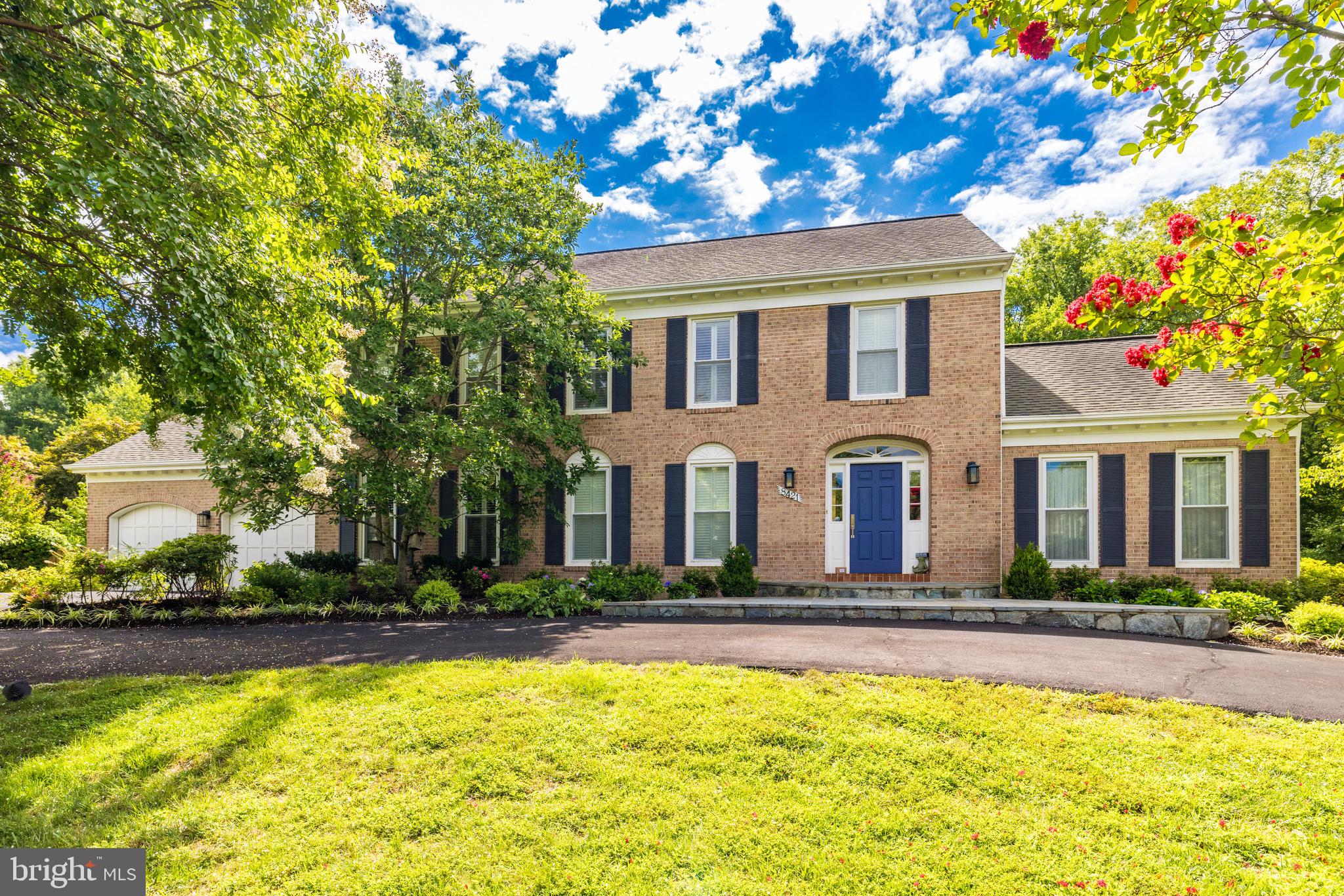 MCLEAN ESTATES - Residential