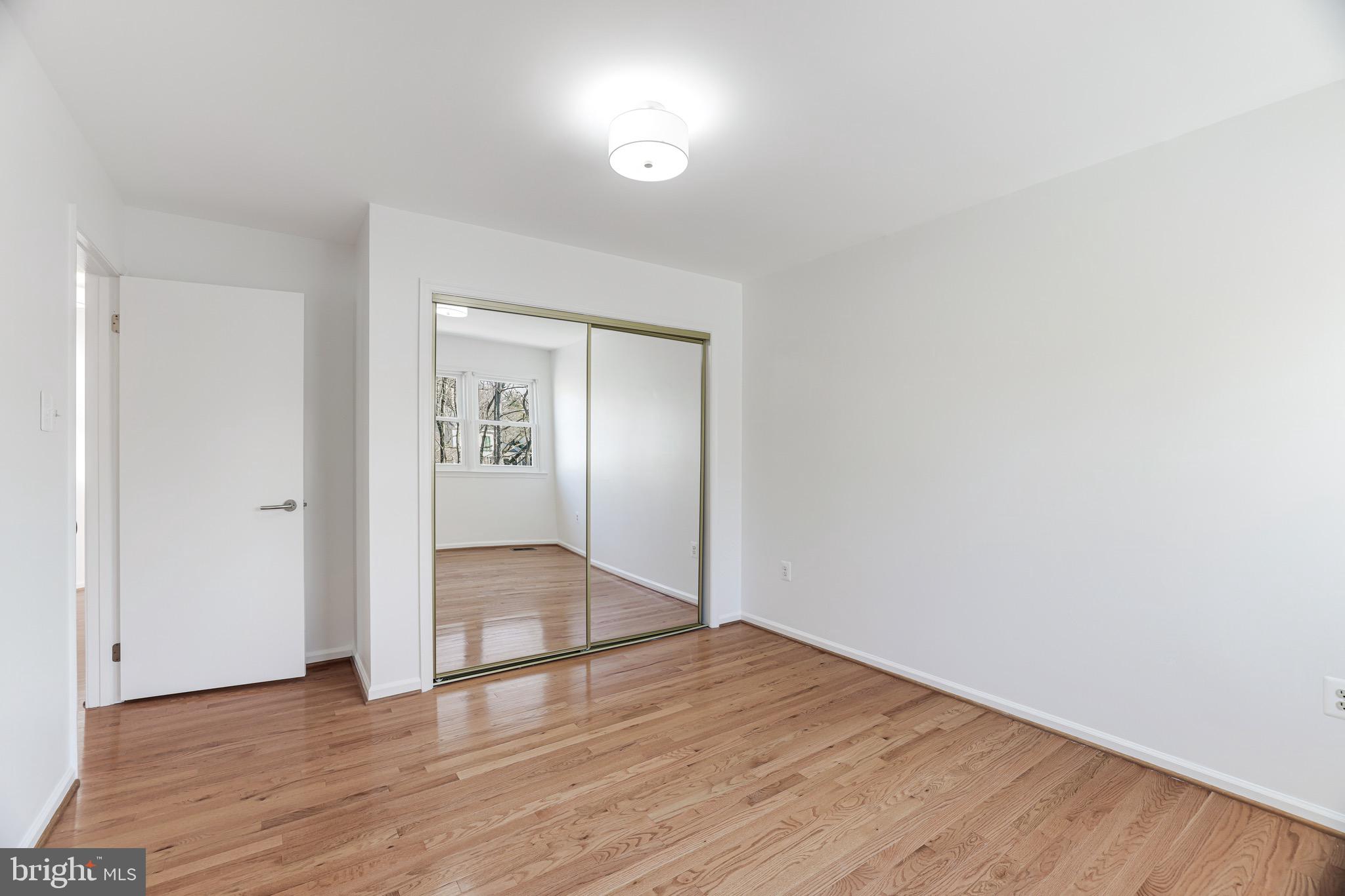 MCLEAN ESTATES - Residential