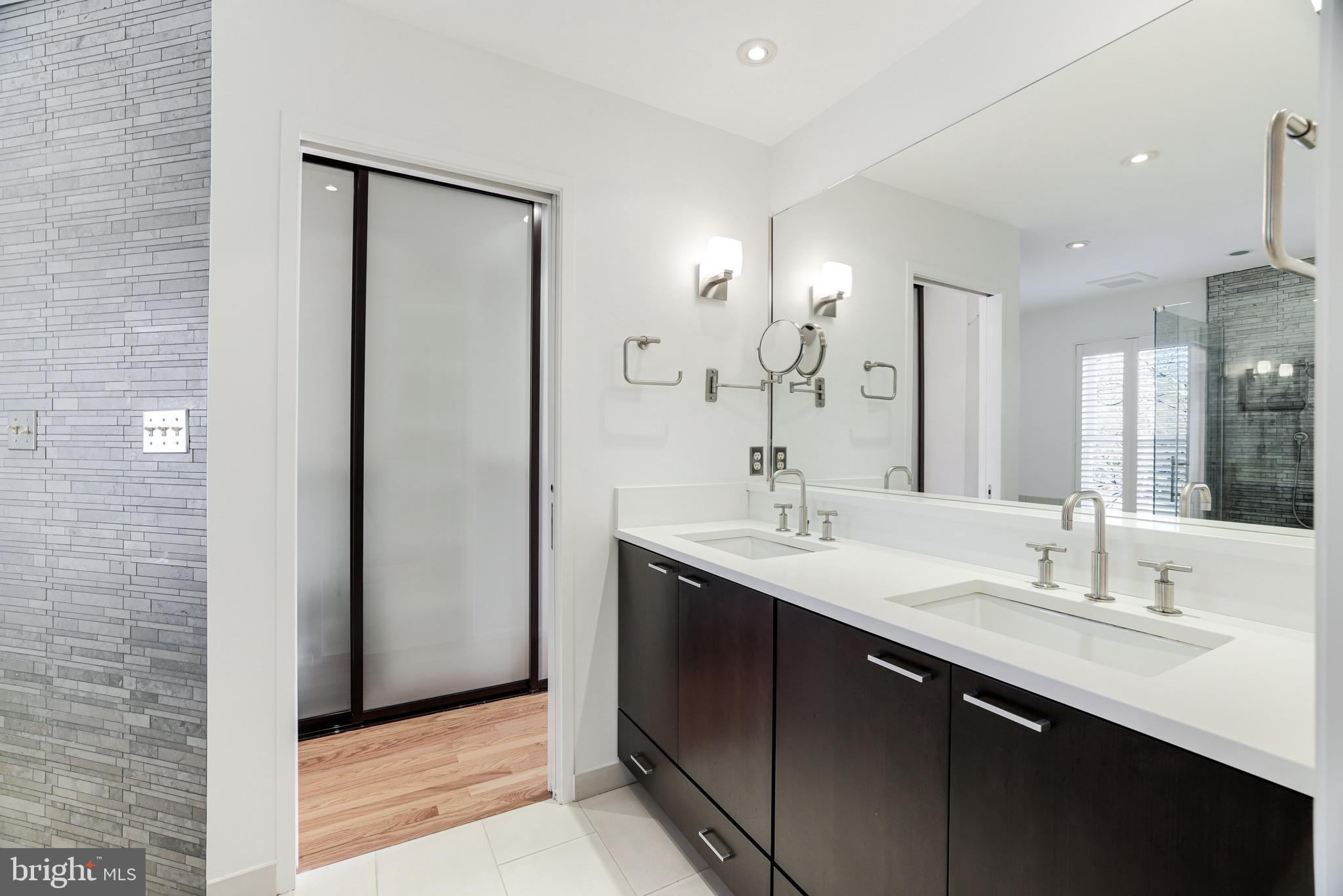 MCLEAN ESTATES - Residential