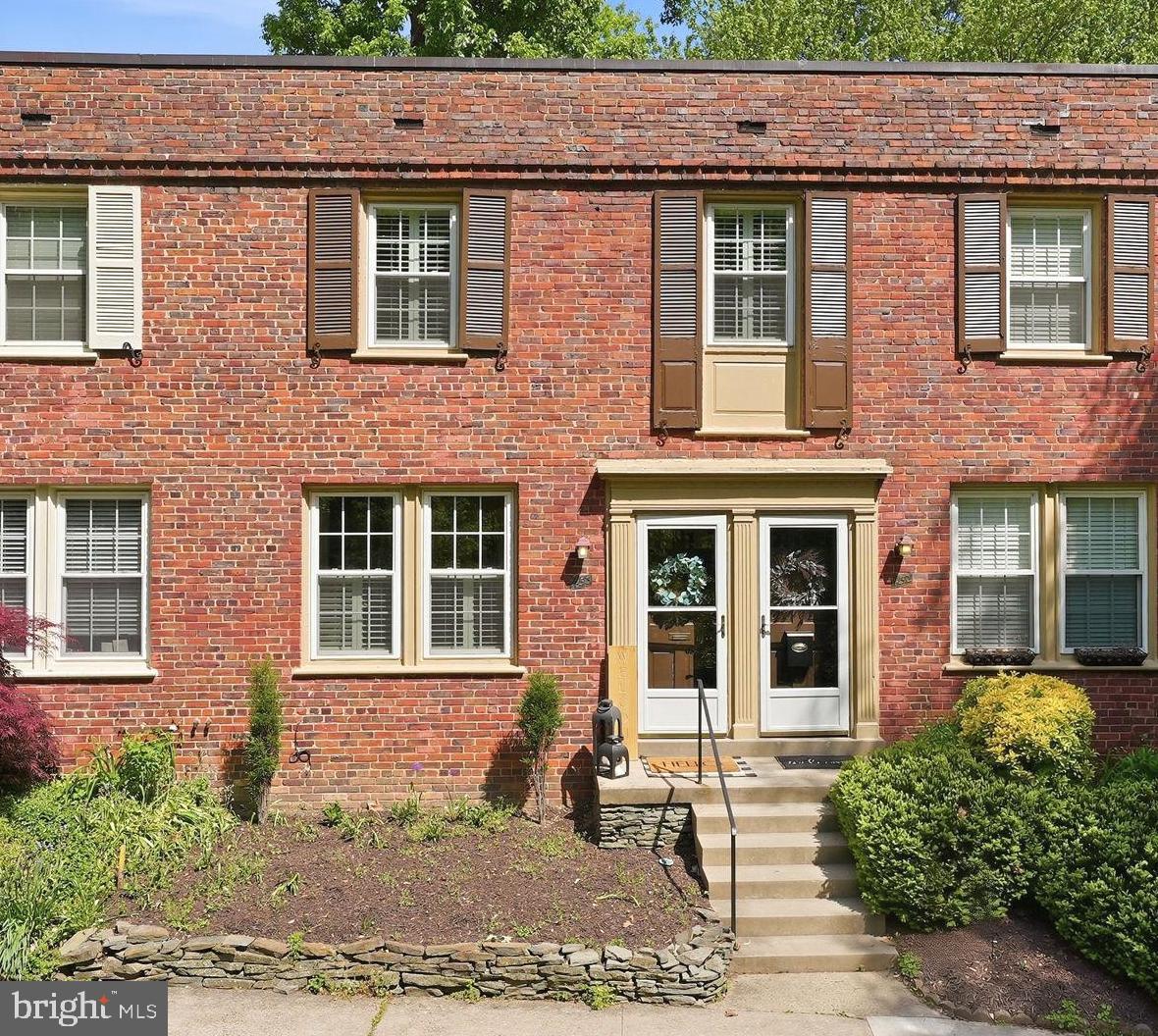 ARLINGTON VILLAGE - Residential