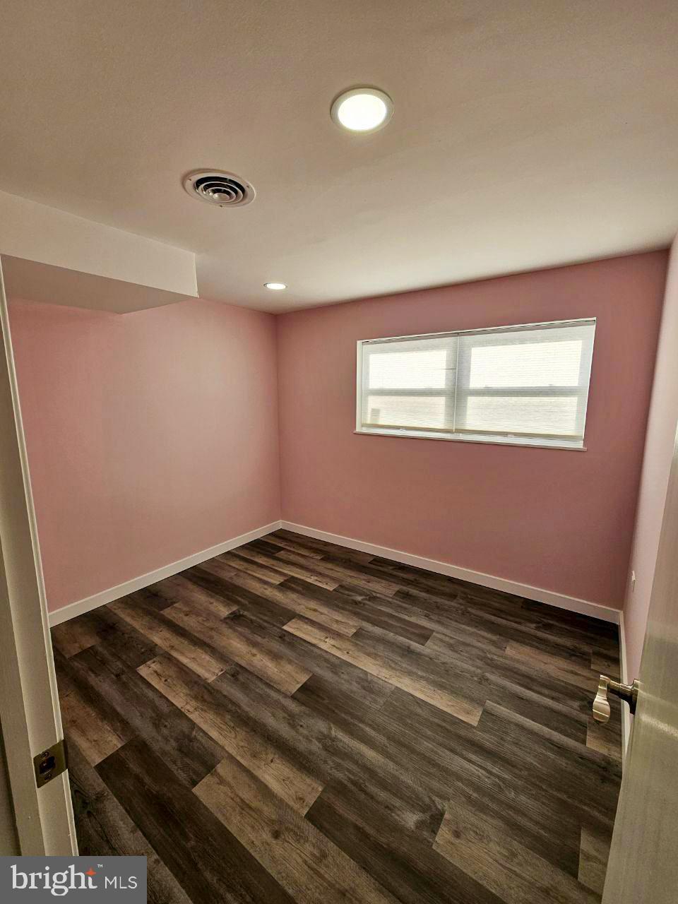 HOLME CIRCLE - Residential