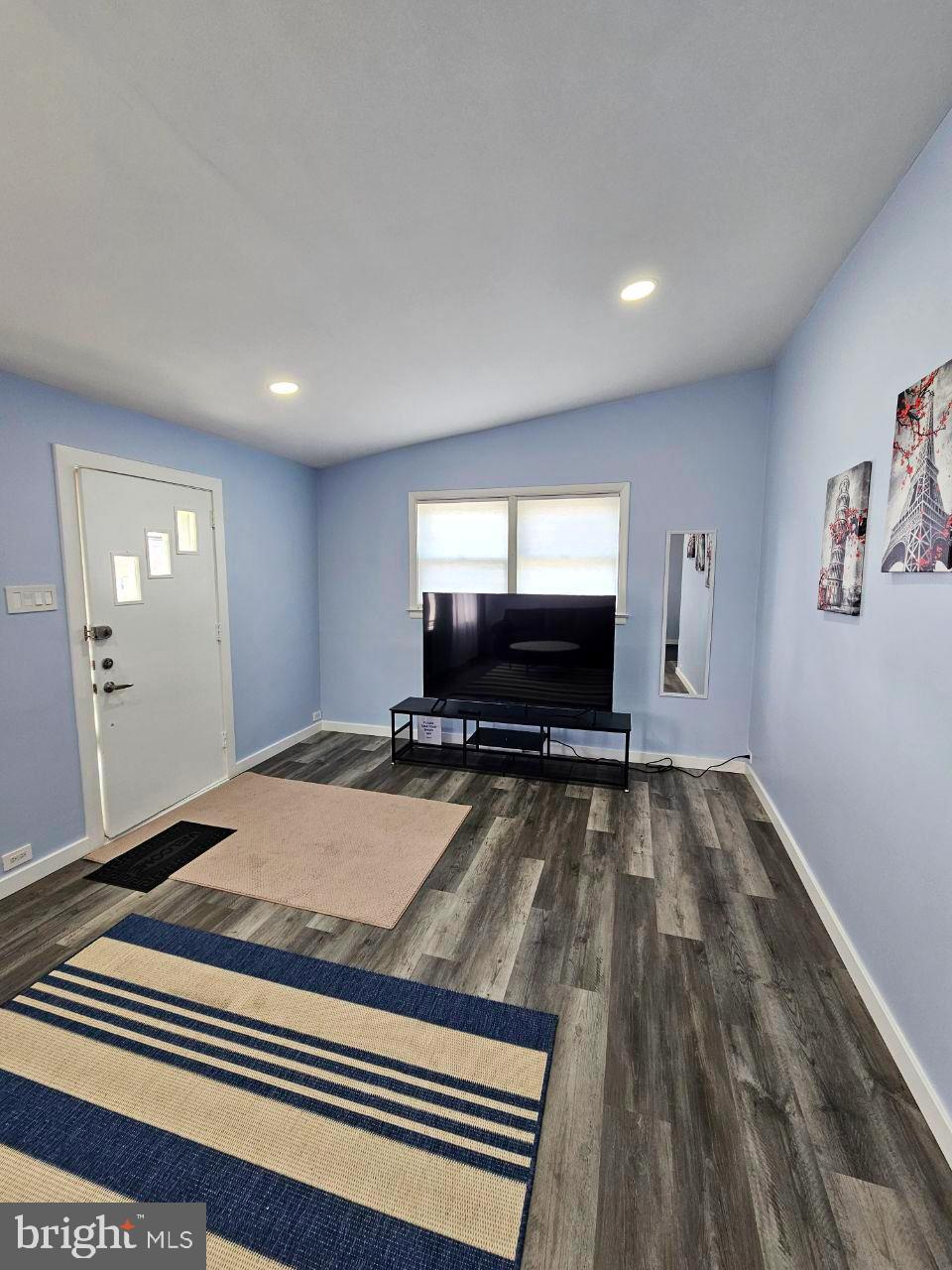 HOLME CIRCLE - Residential