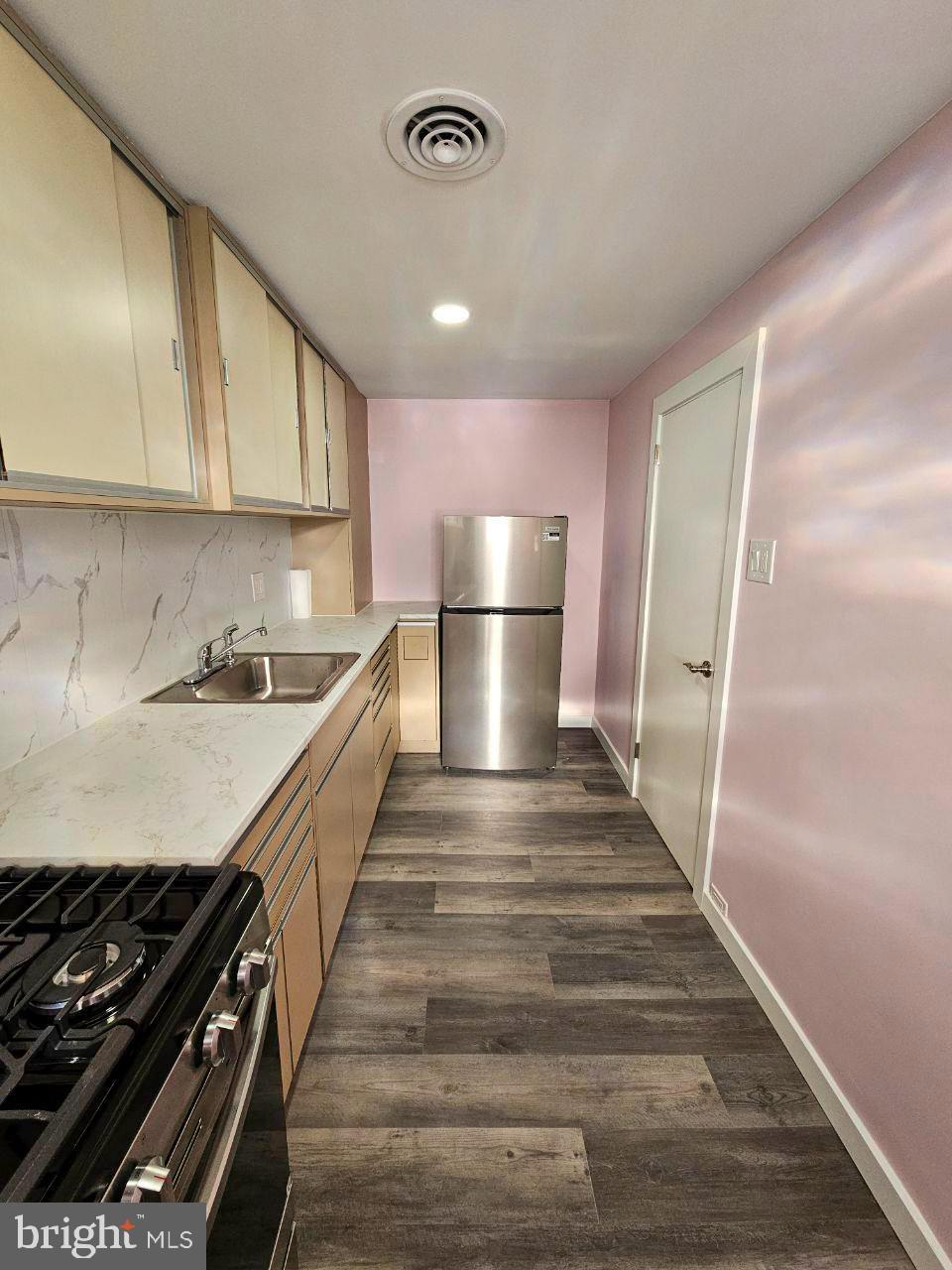 HOLME CIRCLE - Residential