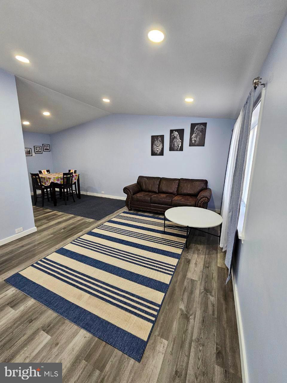 HOLME CIRCLE - Residential