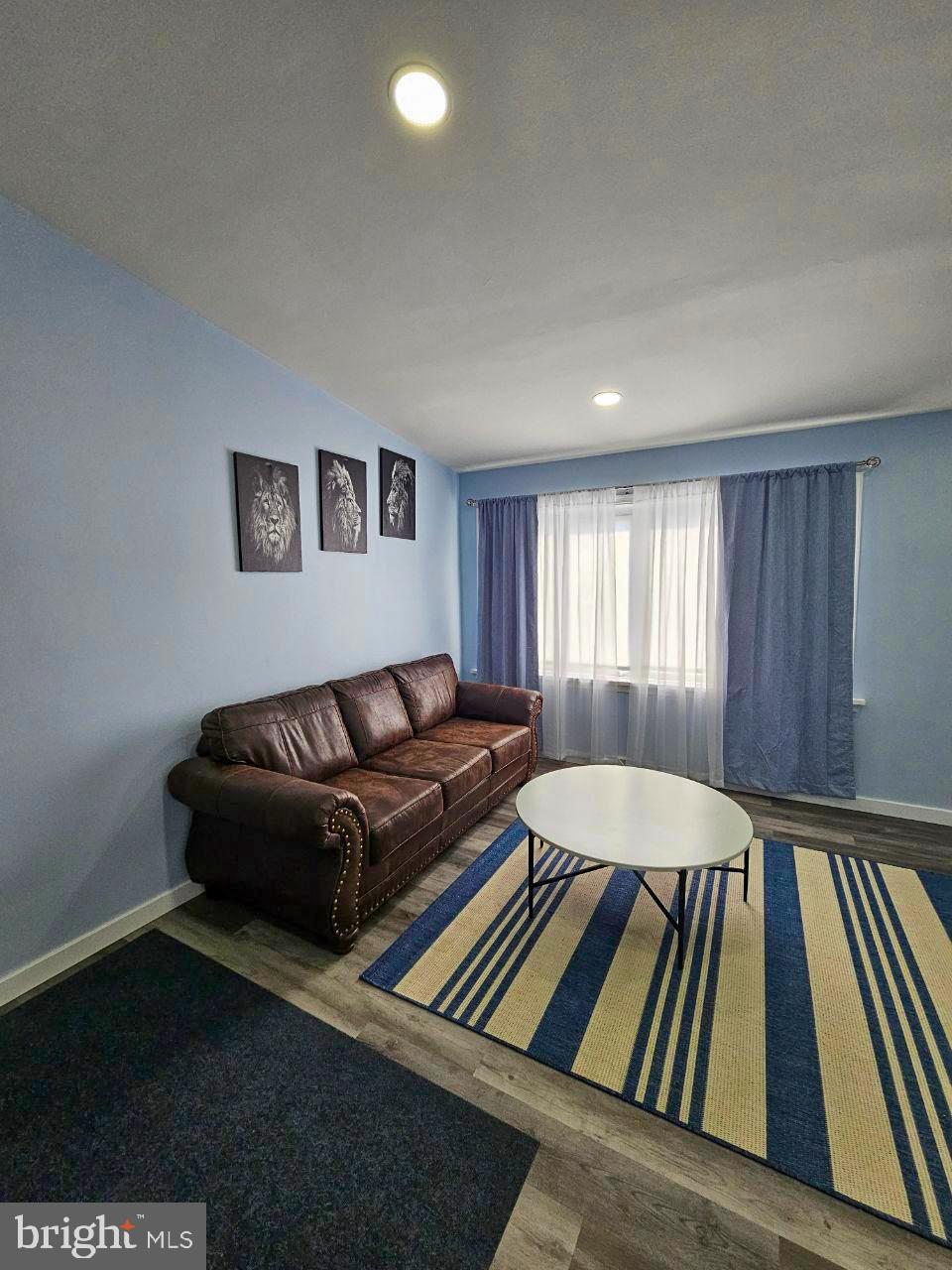 HOLME CIRCLE - Residential