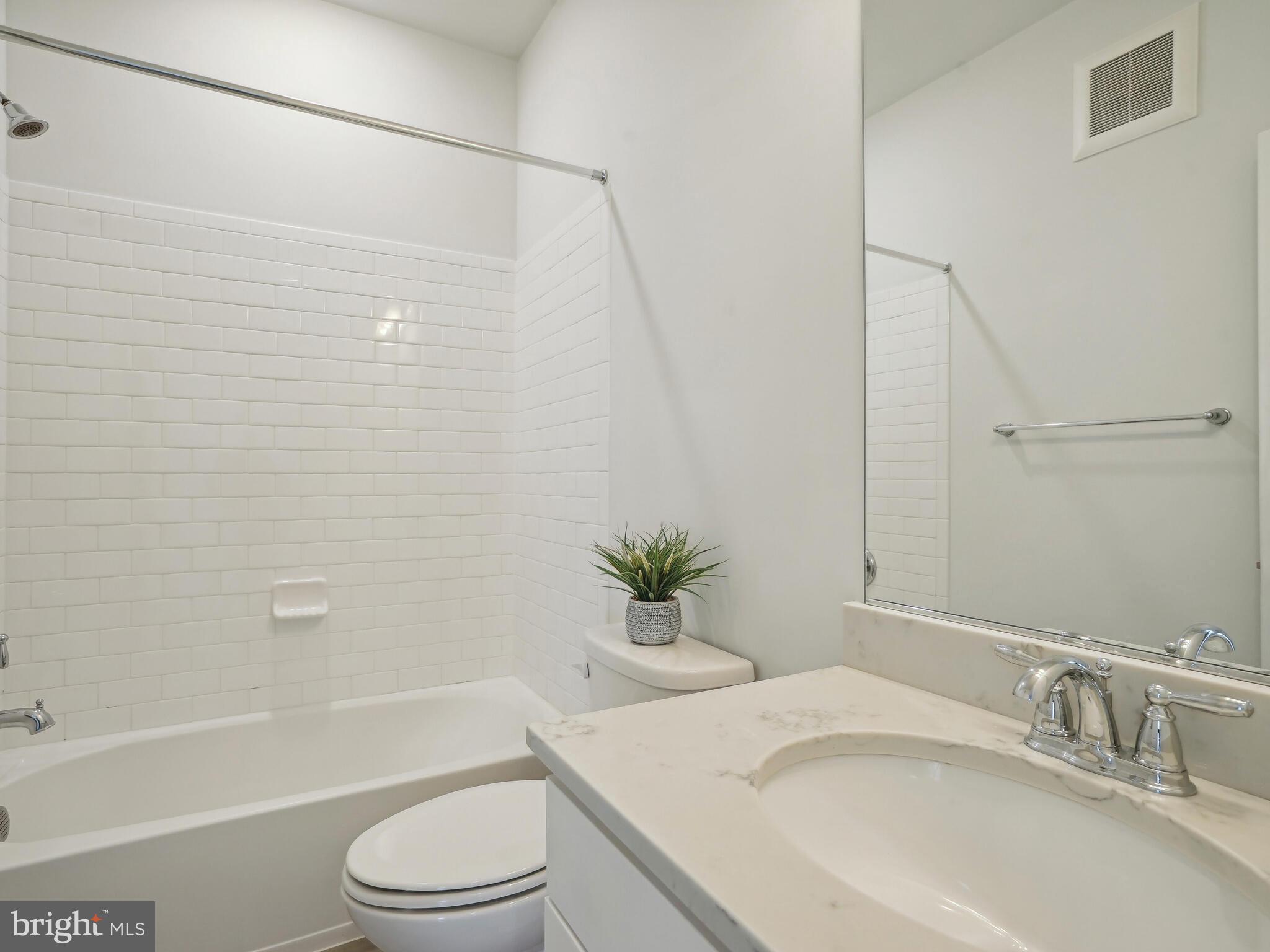 CAMBRIA SQUARE - Residential
