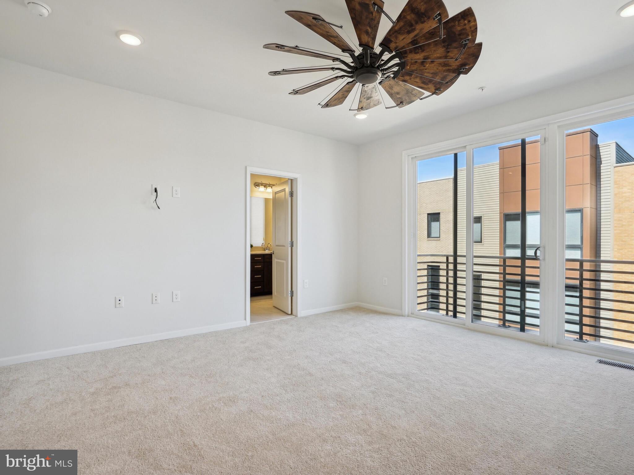 CAMBRIA SQUARE - Residential