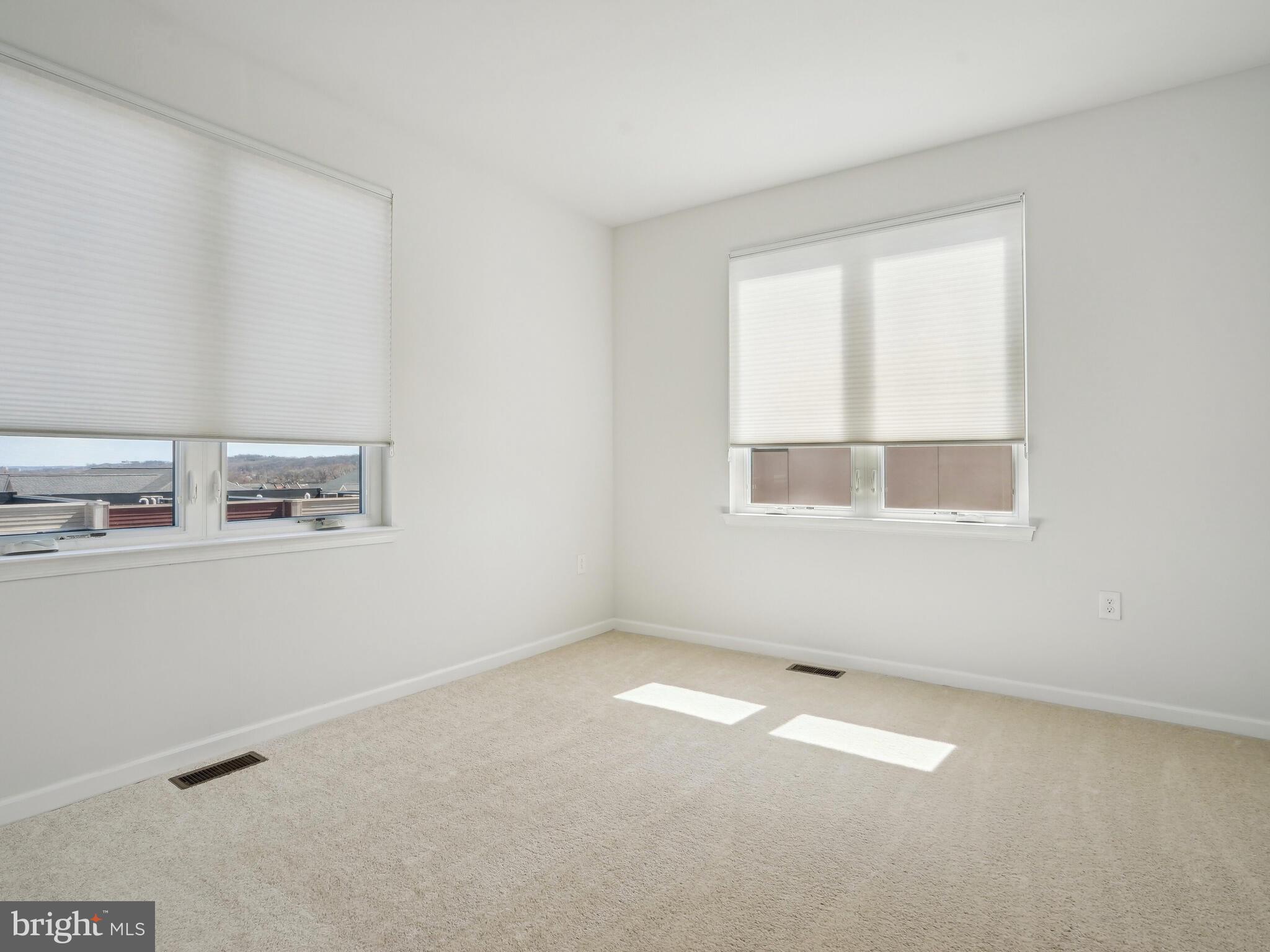 CAMBRIA SQUARE - Residential