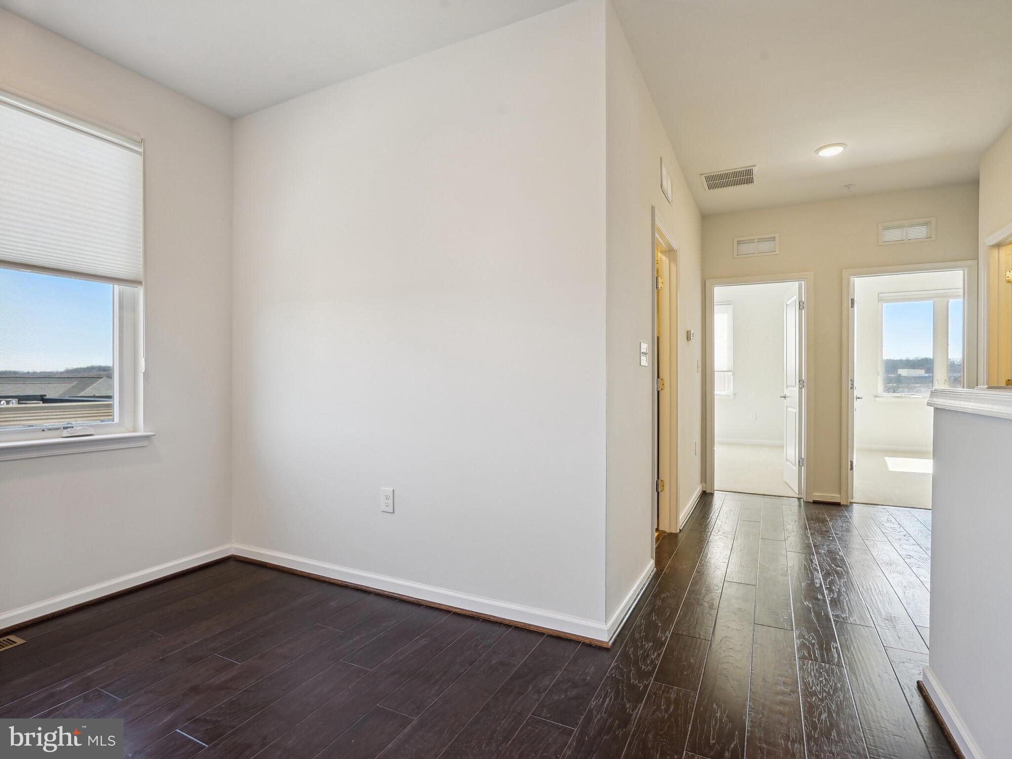 CAMBRIA SQUARE - Residential