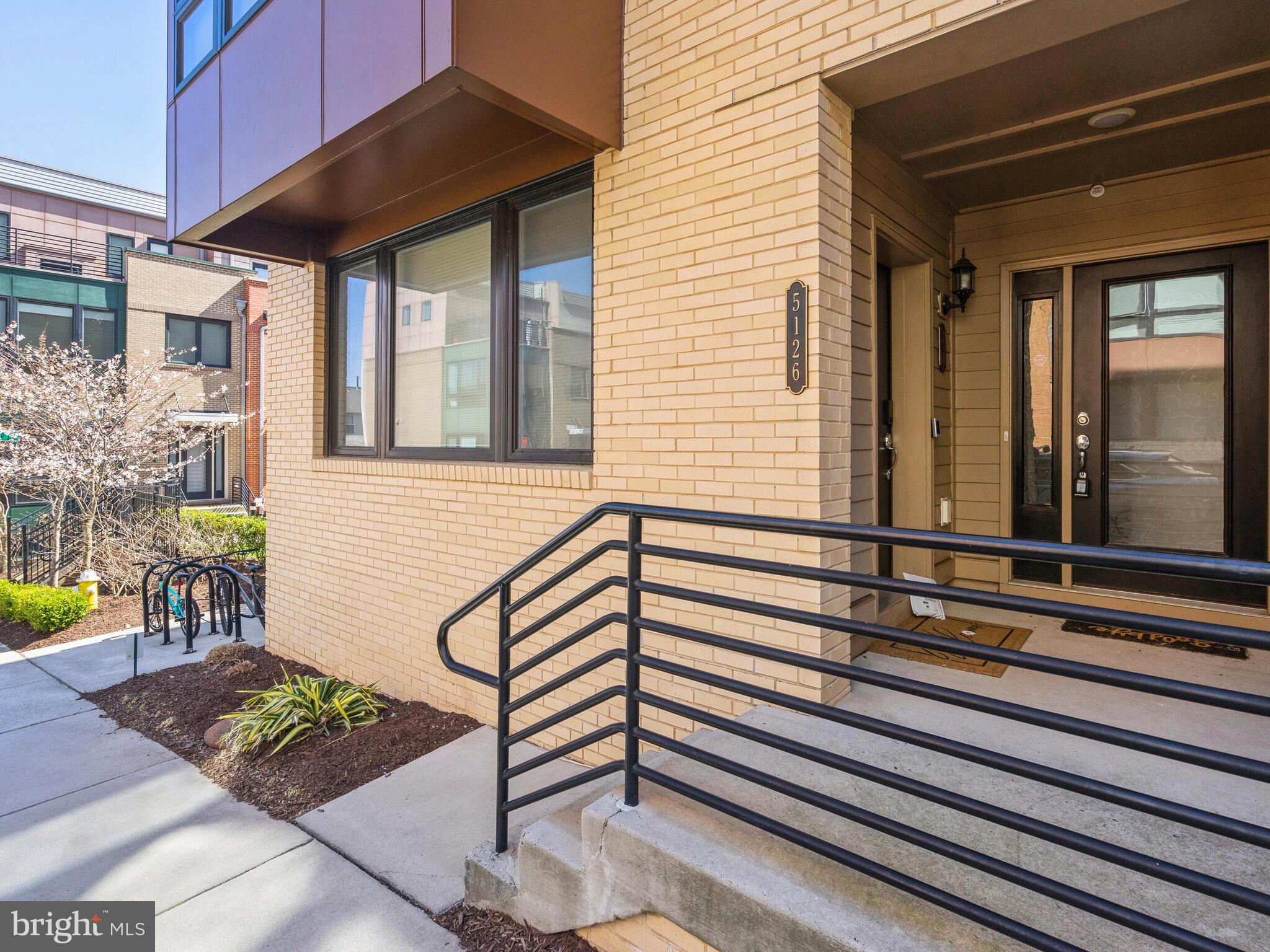 CAMBRIA SQUARE - Residential