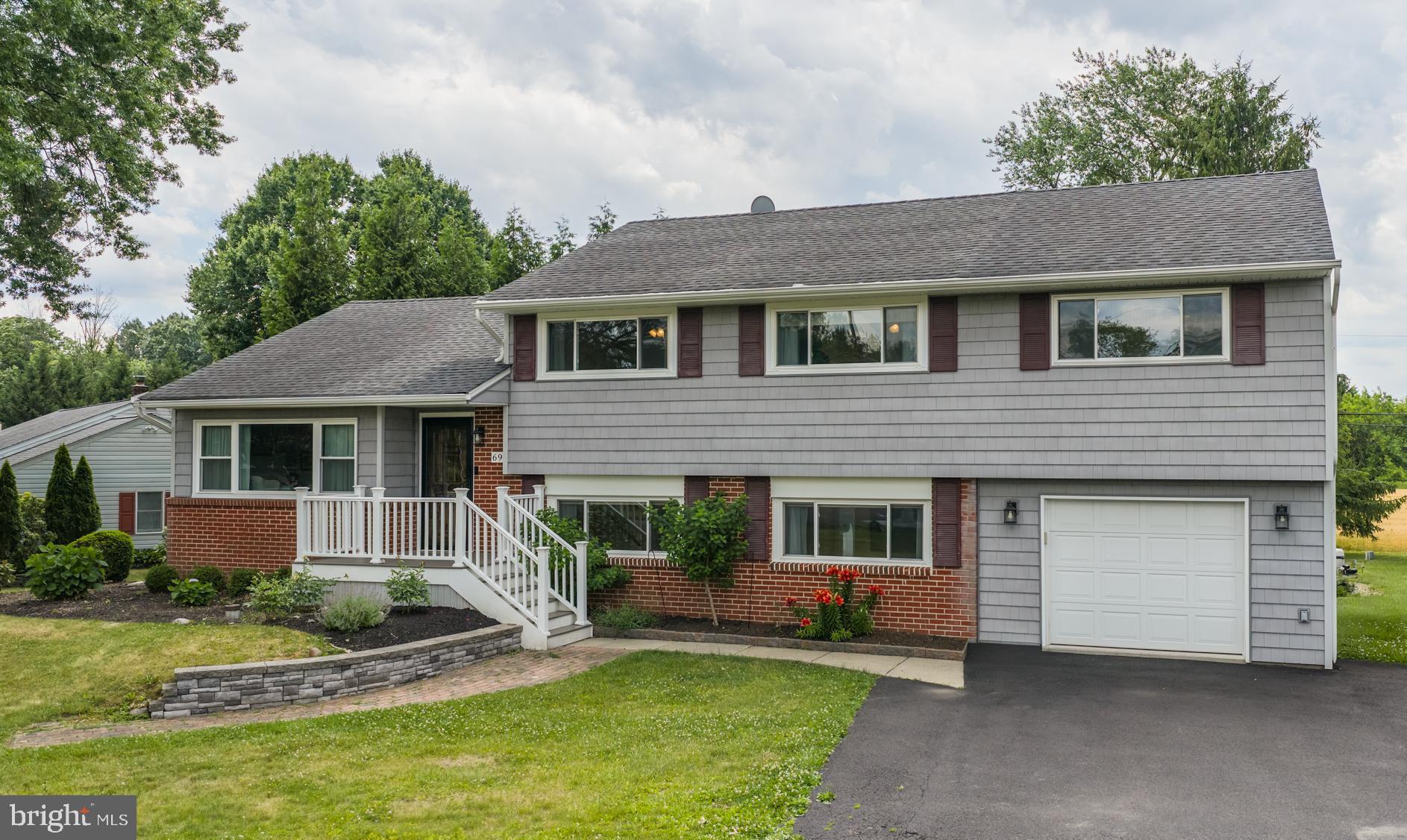 HILLWOOD TERR - Residential