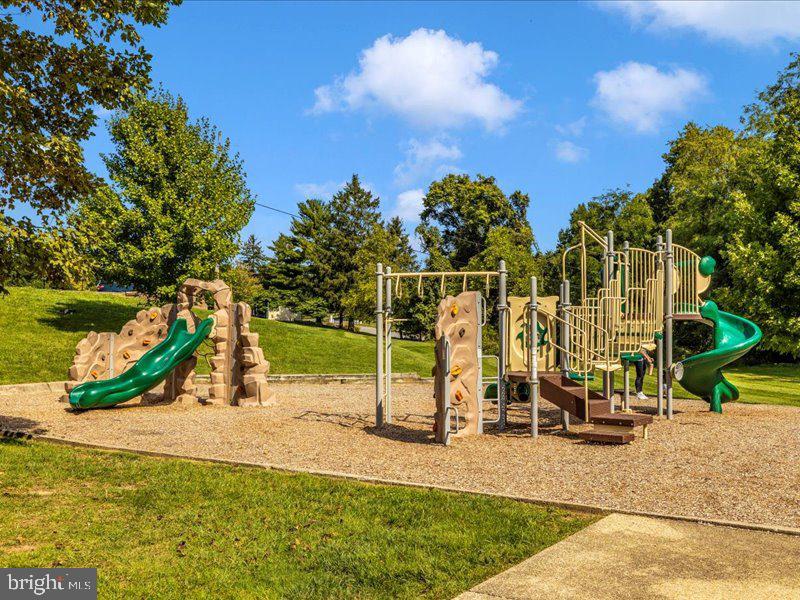 WOODRIDGE AT LAKE LINGANORE - Residential