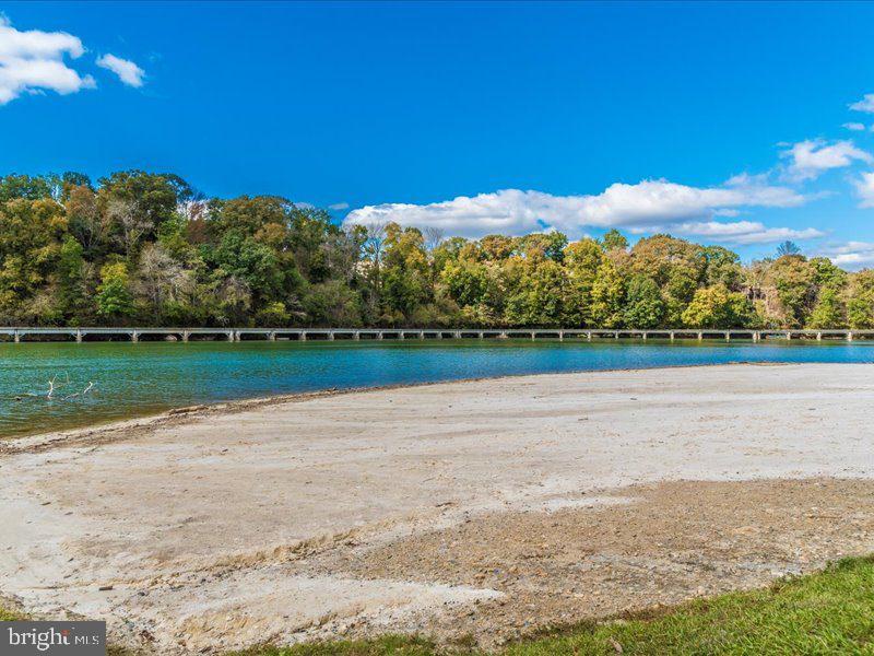 WOODRIDGE AT LAKE LINGANORE - Residential