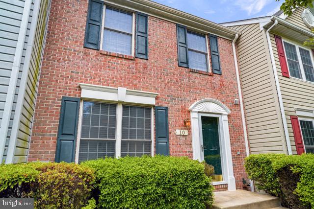 THE VILLAGES OF LYONSFIELD RUN - Residential
