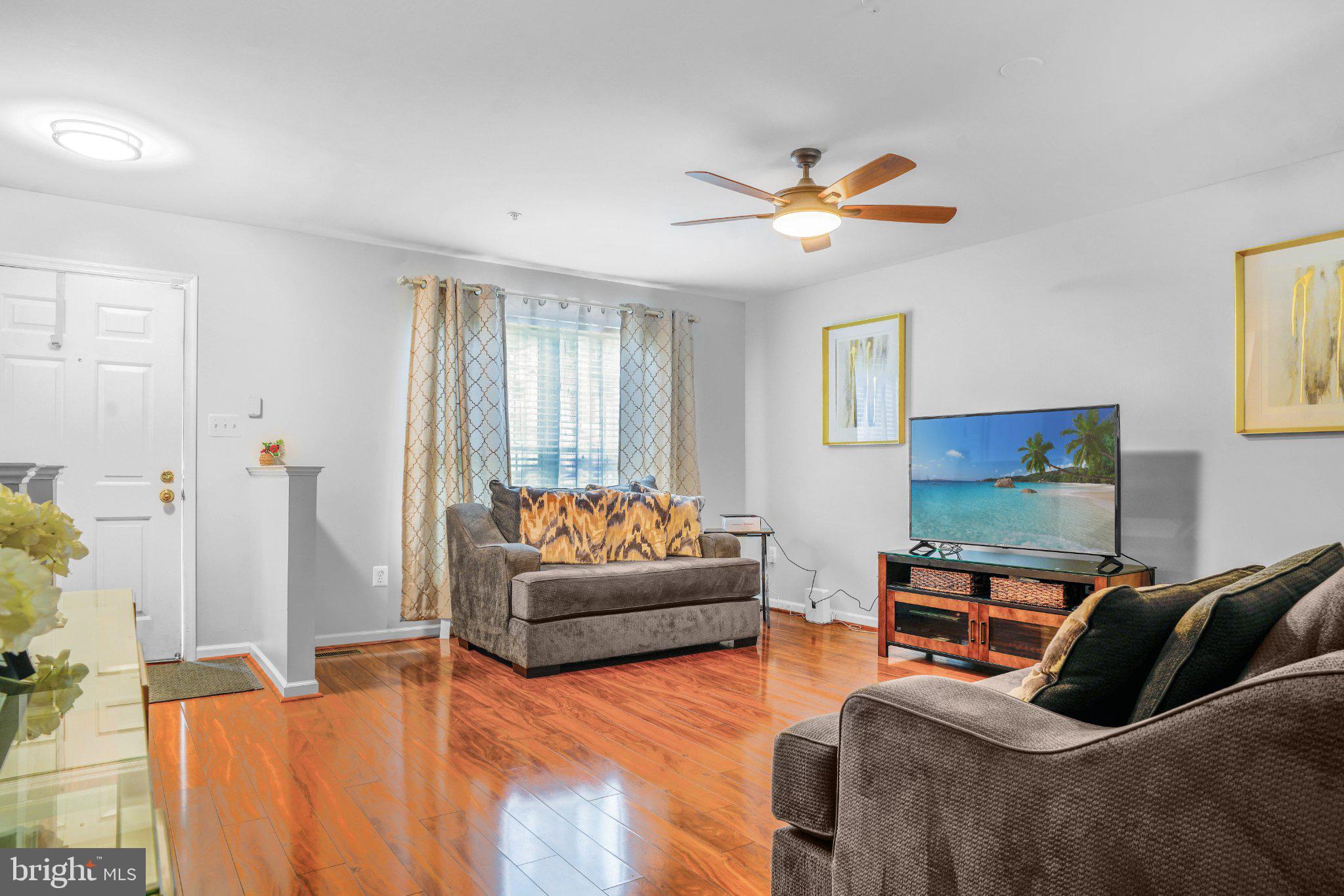 THE VILLAGES OF LYONSFIELD RUN - Residential