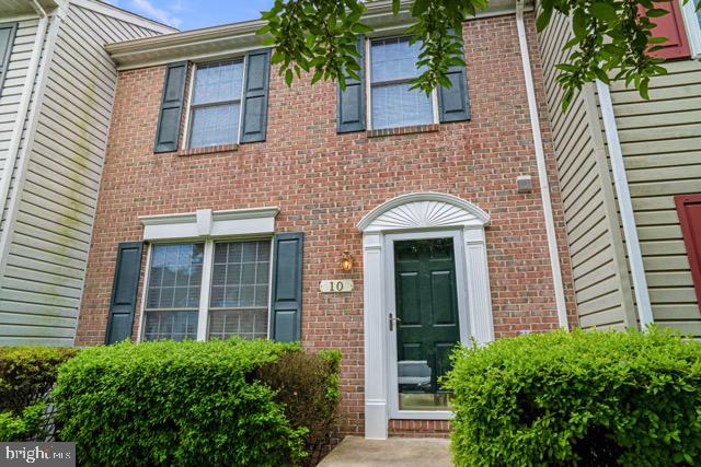 THE VILLAGES OF LYONSFIELD RUN - Residential