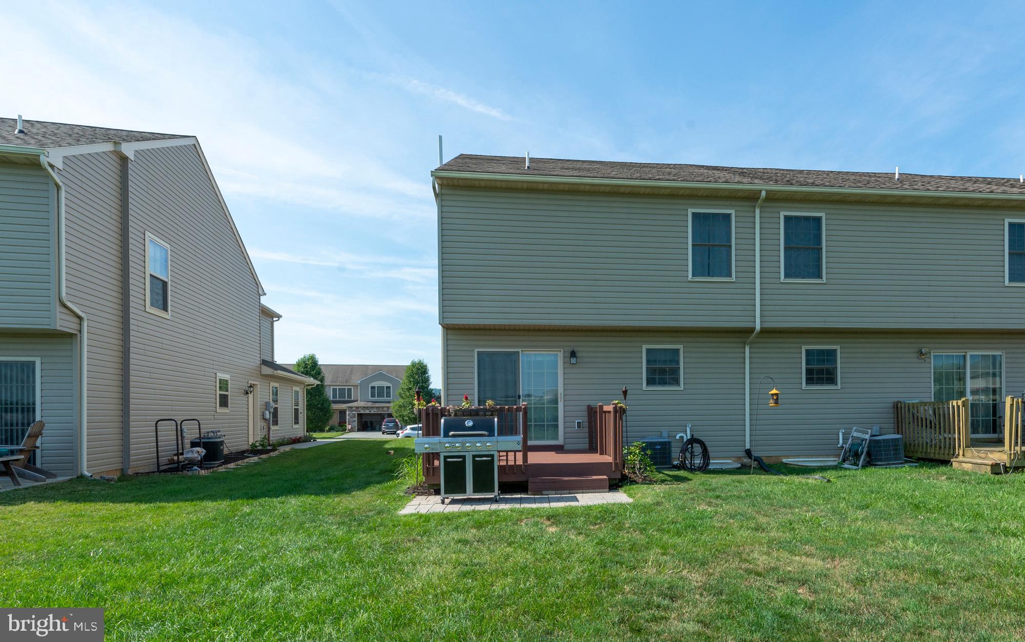 VILLAGE SQUARE COMMONS - Residential
