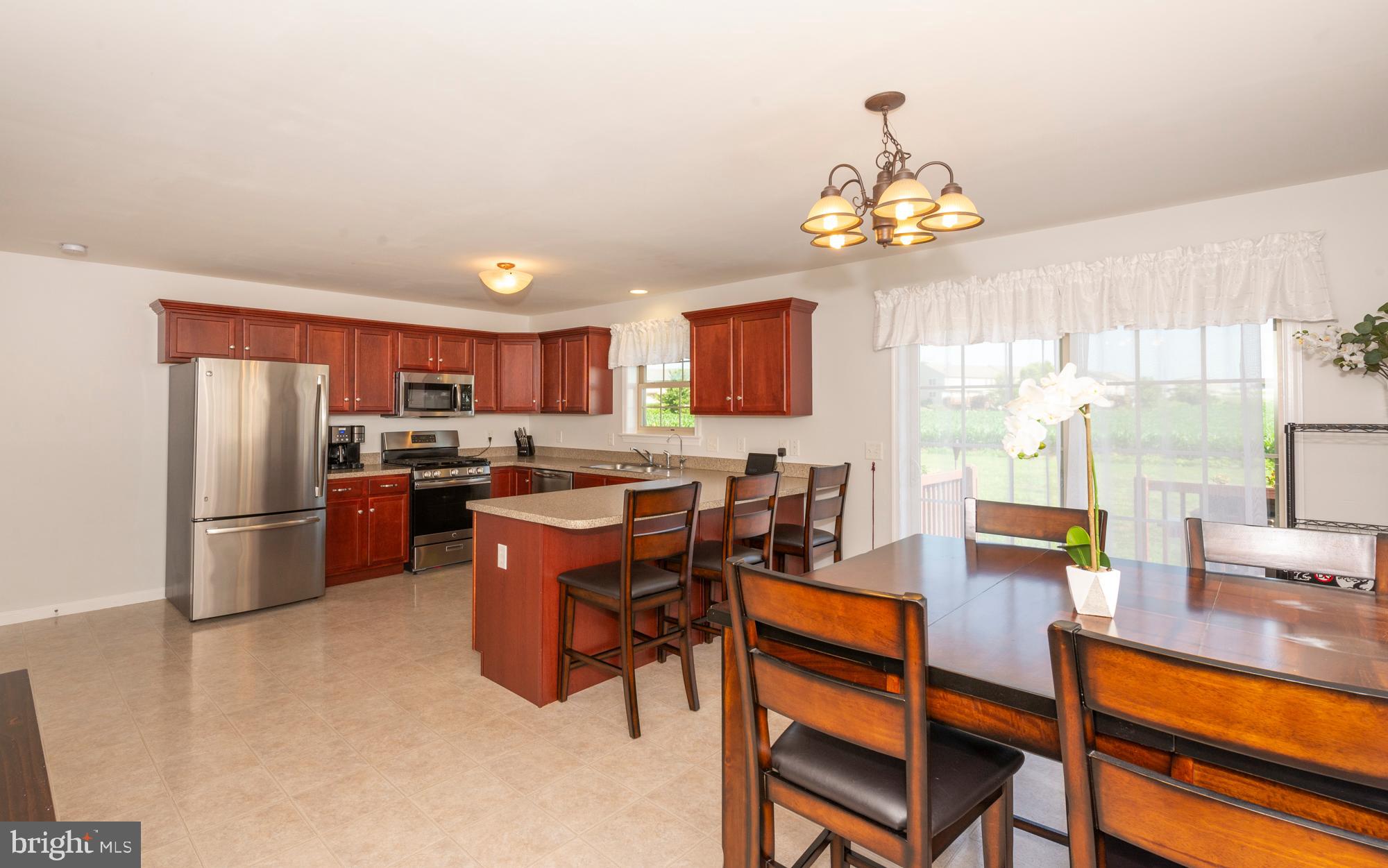 VILLAGE SQUARE COMMONS - Residential