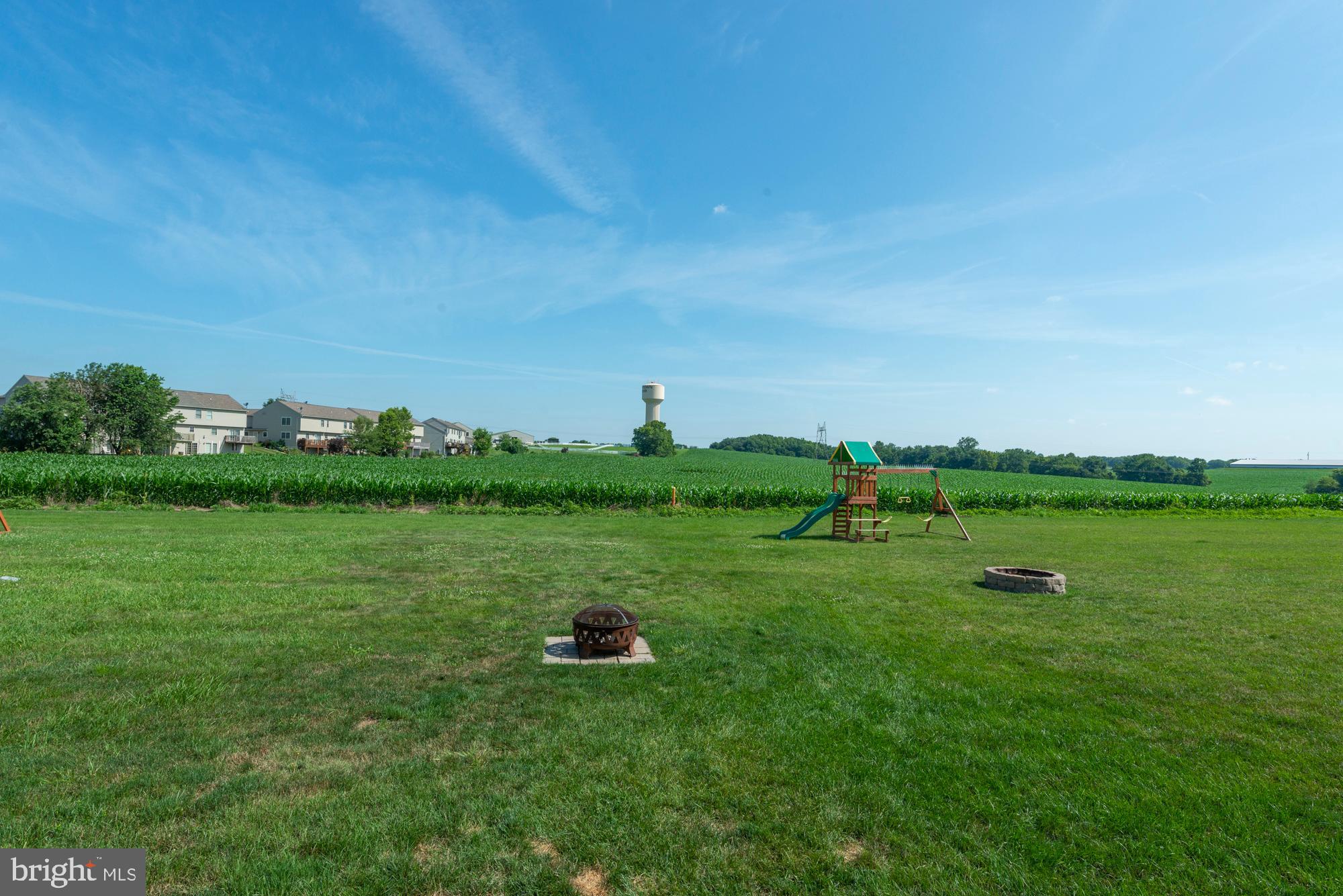 VILLAGE SQUARE COMMONS - Residential