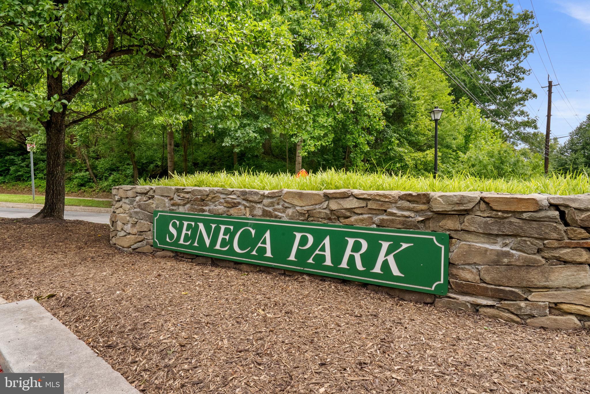 SENECA PARK - Residential