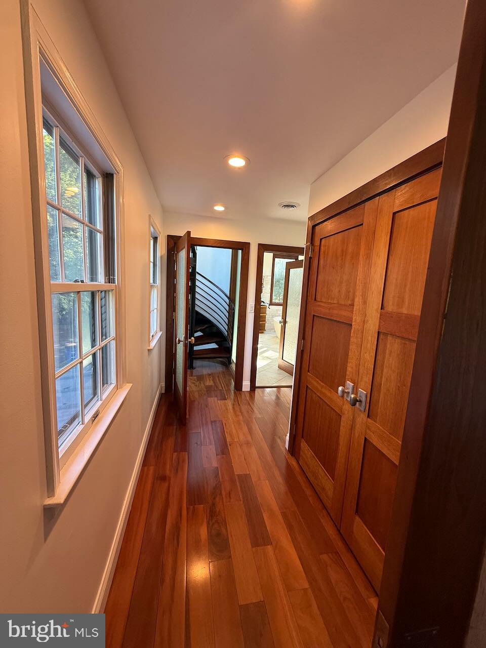 POTOMAC OUTSIDE - Residential
