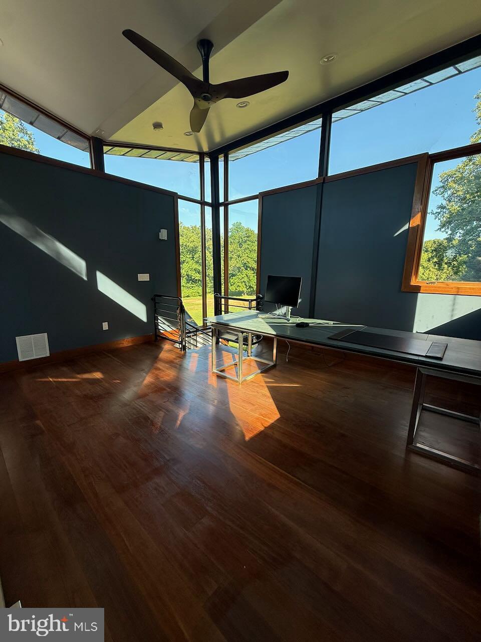 POTOMAC OUTSIDE - Residential