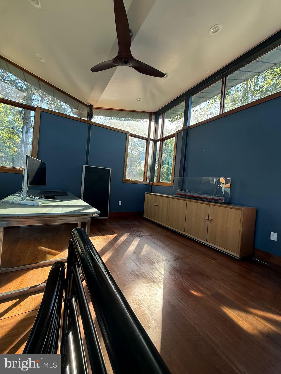 POTOMAC OUTSIDE - Residential