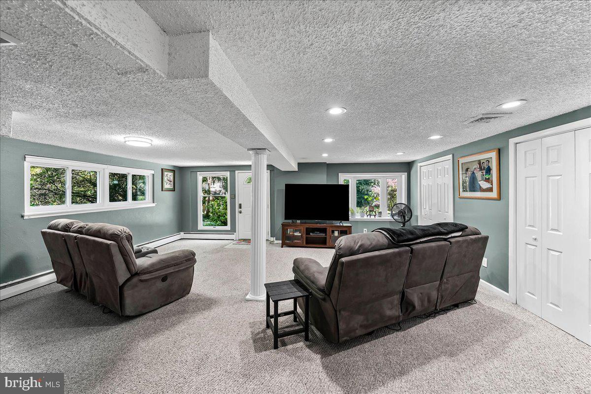 KNOWLTONWOOD - Residential