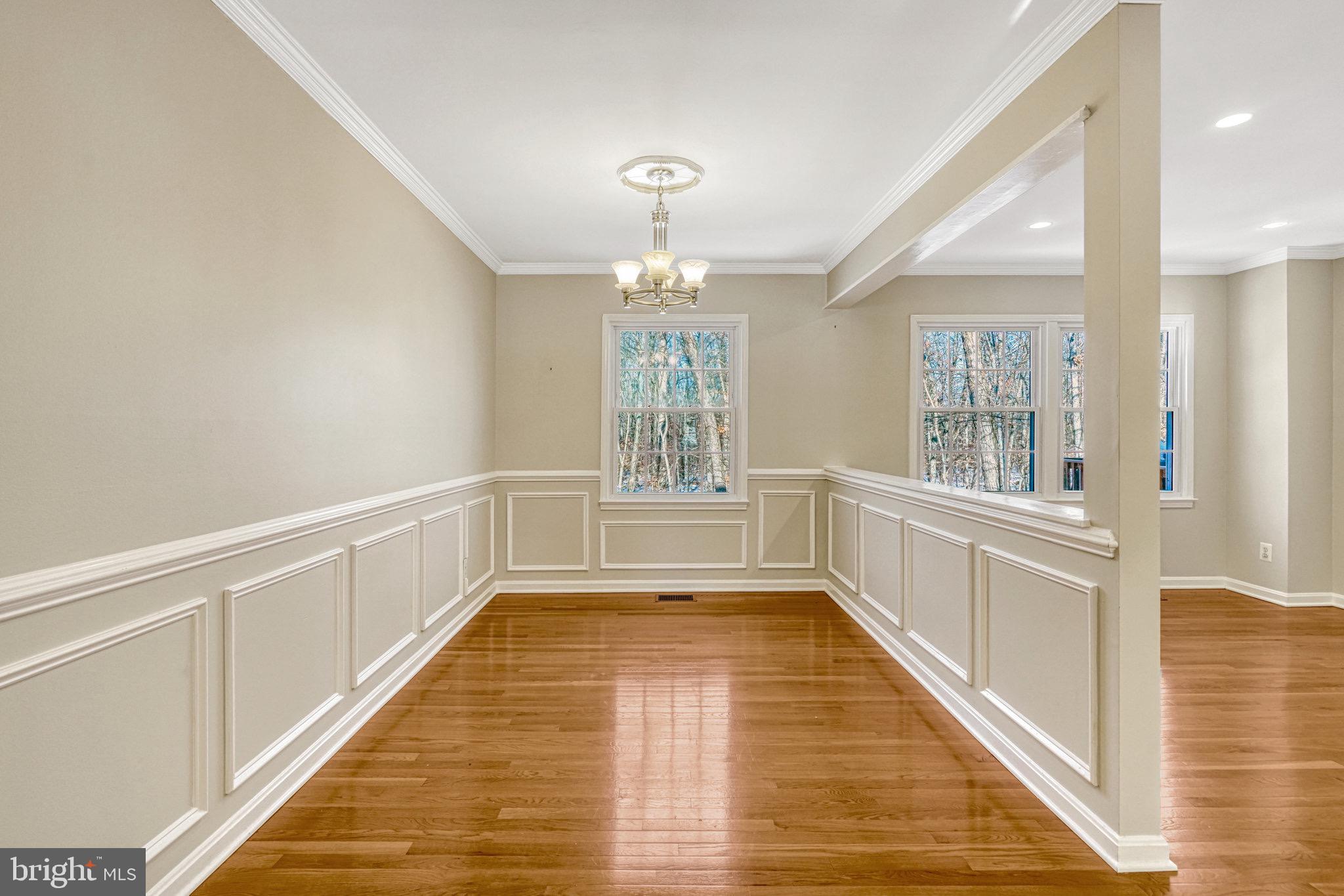 LONDON TOWNE - Residential