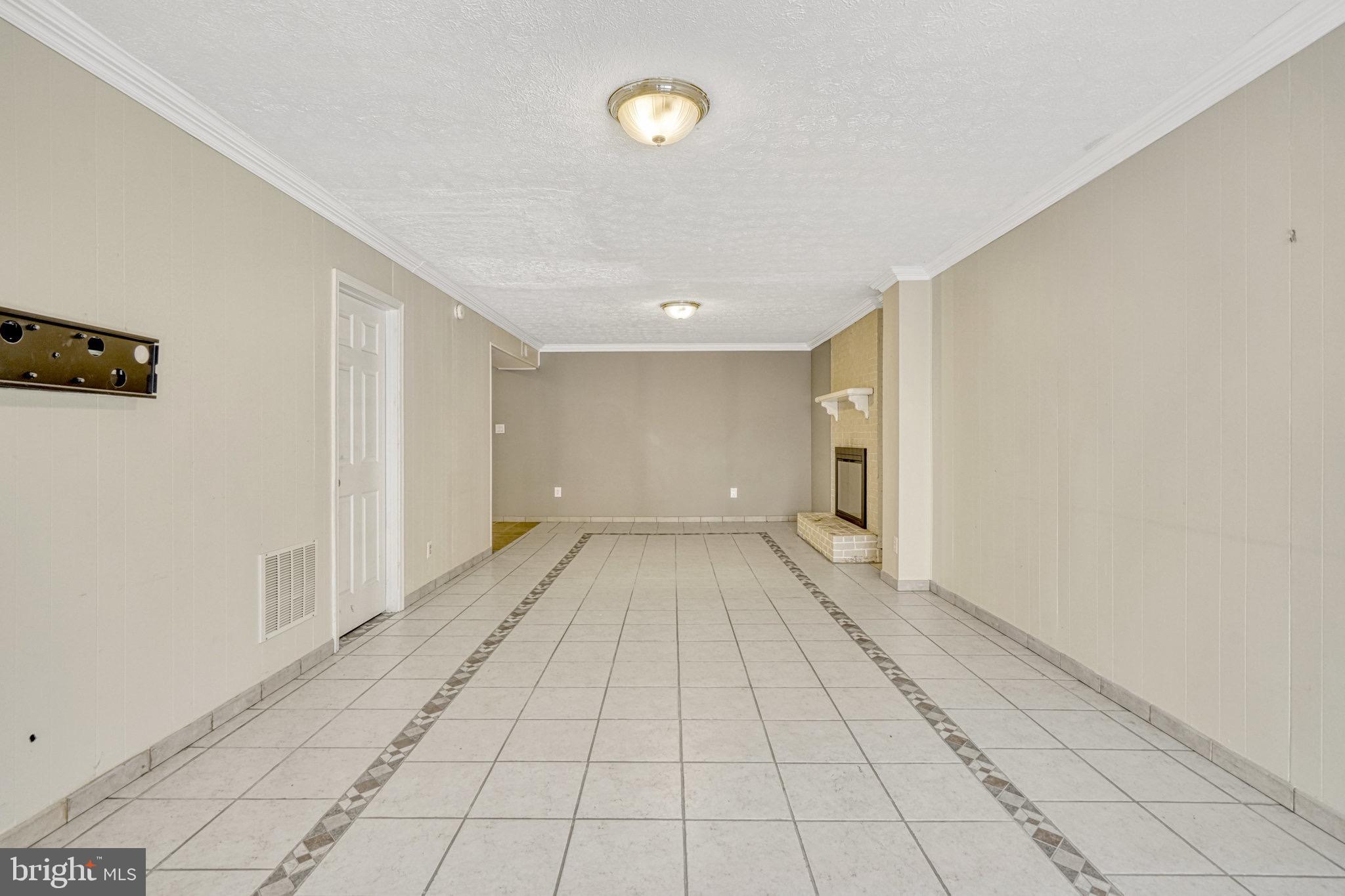 LONDON TOWNE - Residential