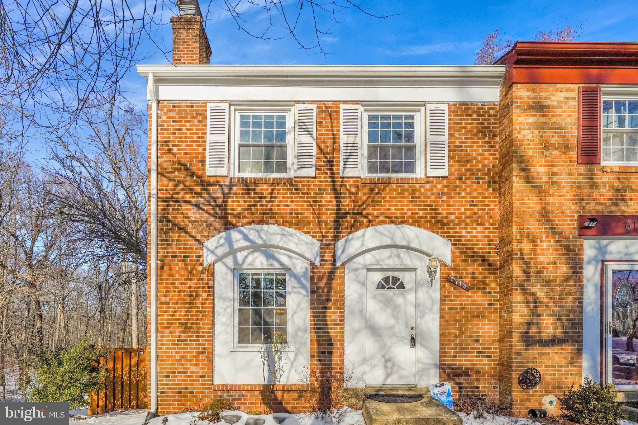 LONDON TOWNE - Residential