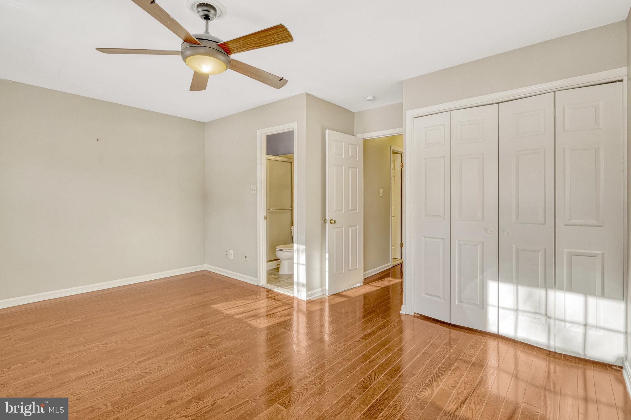 LONDON TOWNE - Residential