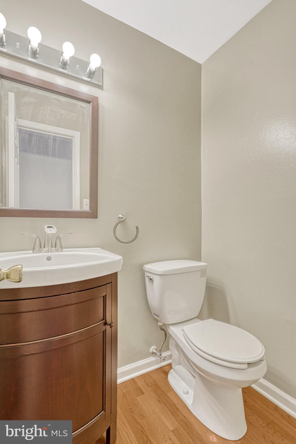 LONDON TOWNE - Residential